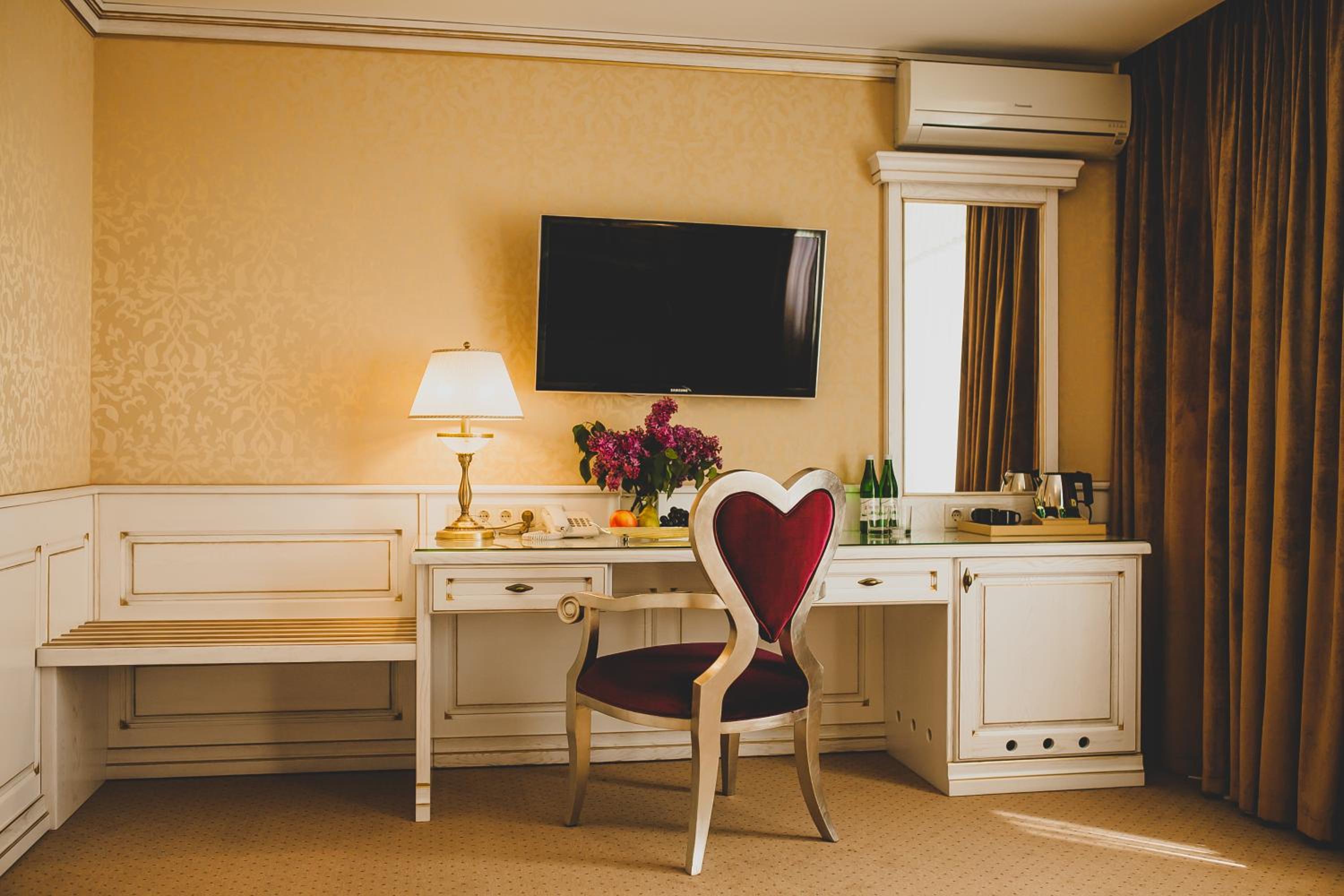 Junior Suite with Park View photo 3