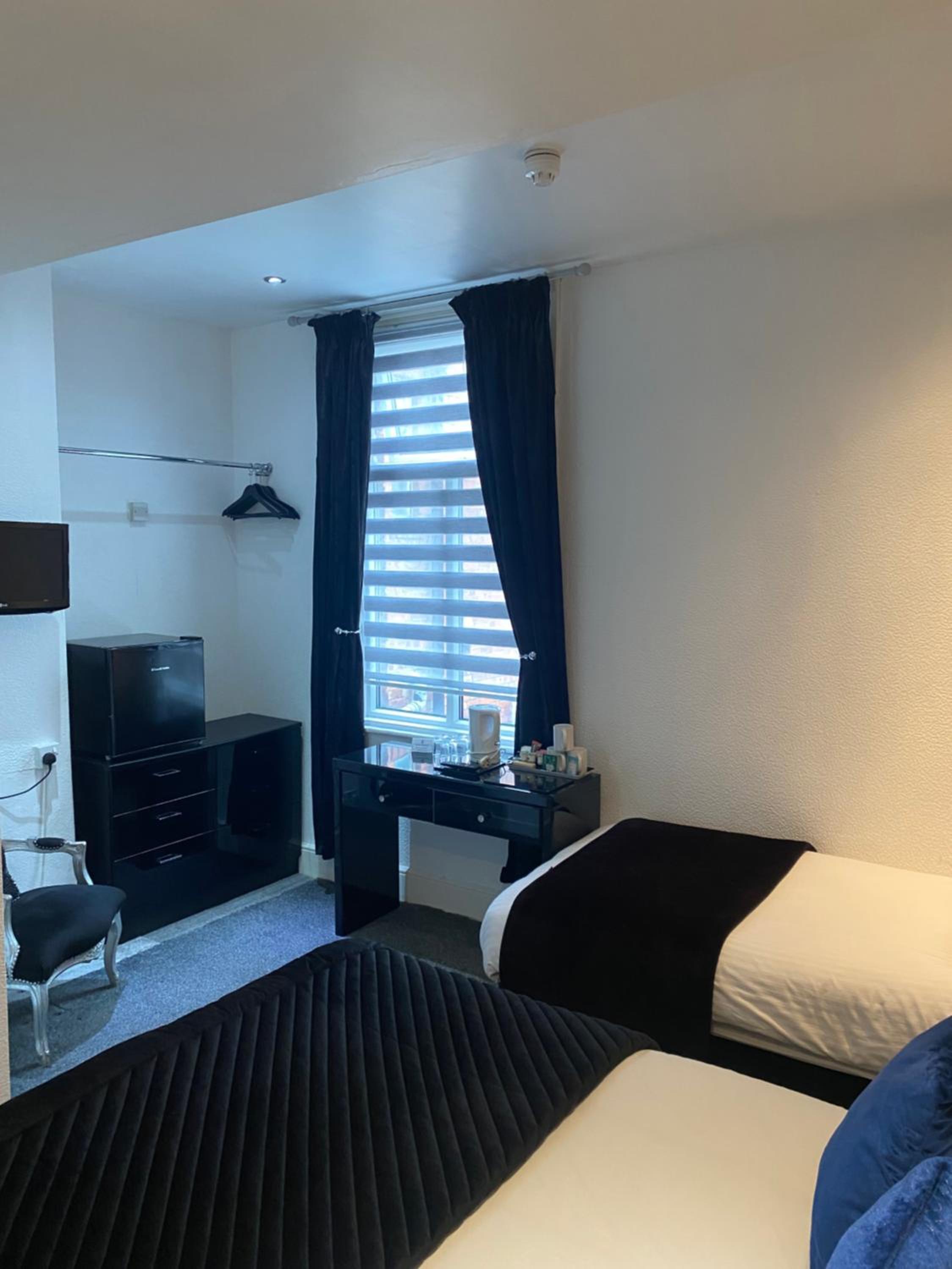 Triple Room with Private Bathroom photo 3