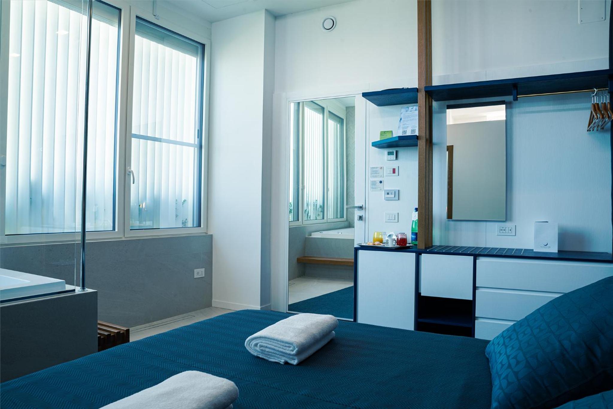 Deluxe Double Room with Bath