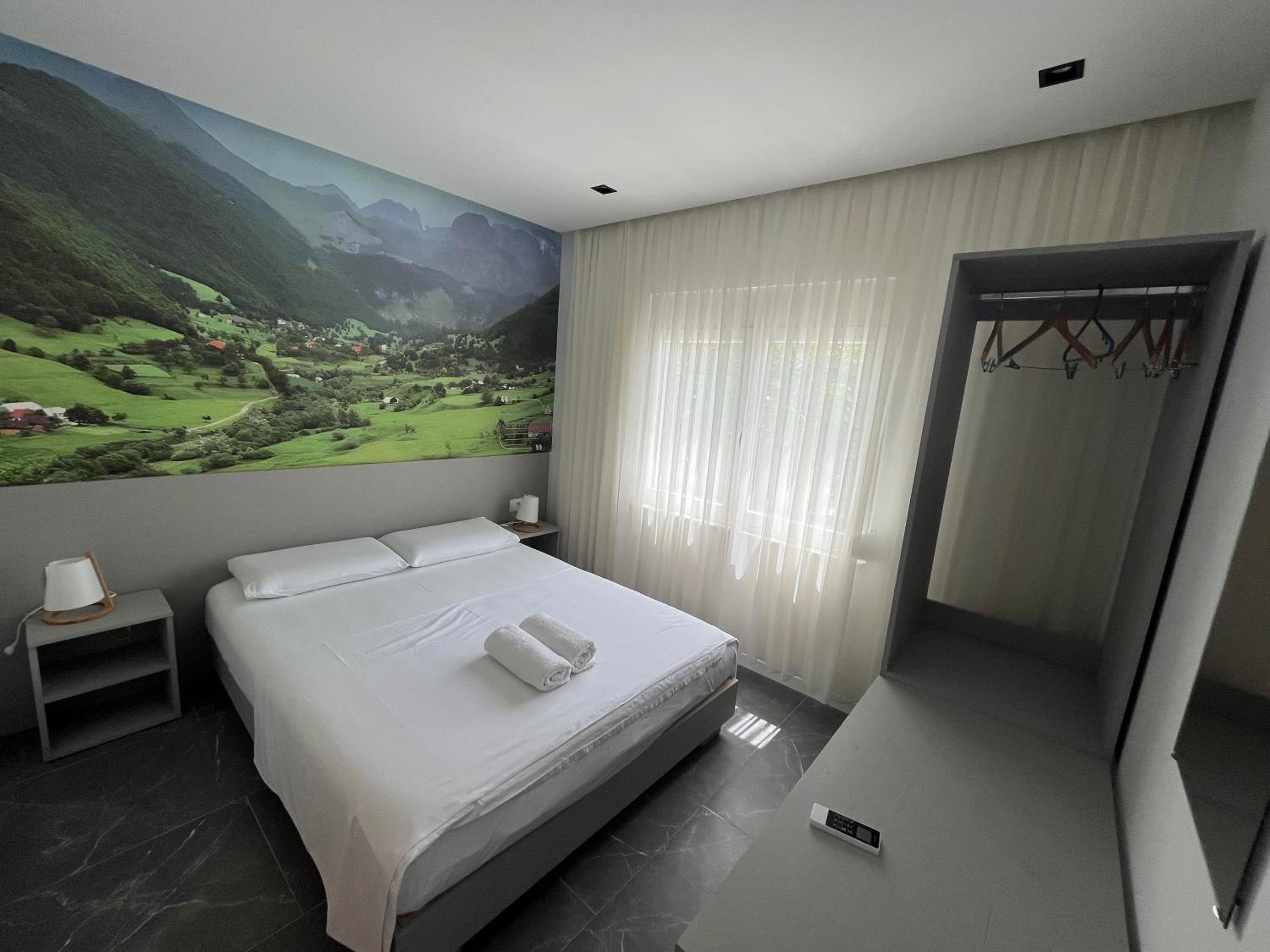 Double Room with Private Bathroom photo 1
