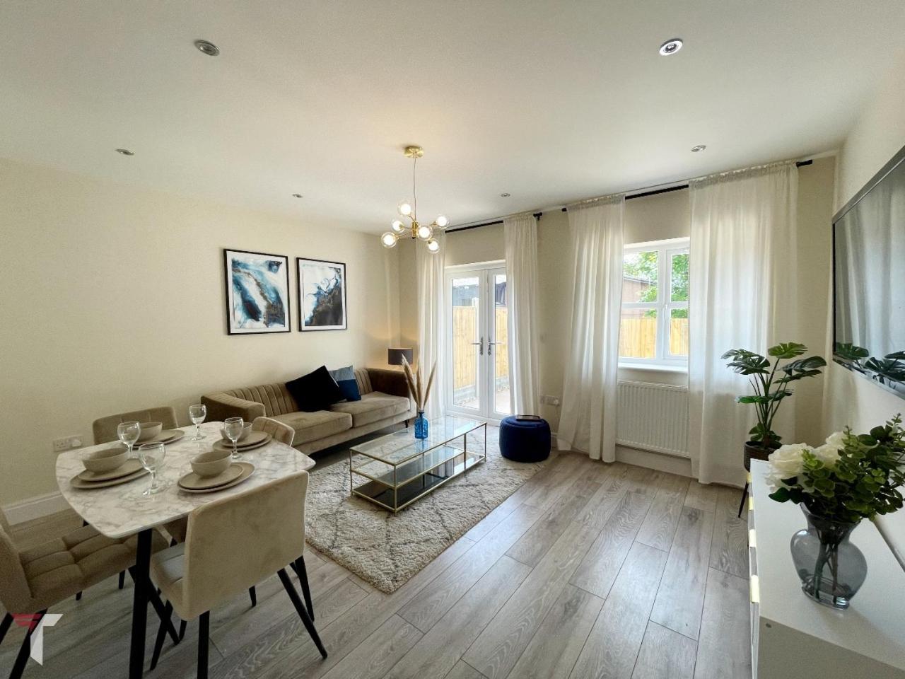 Three-Bedroom House photo 1