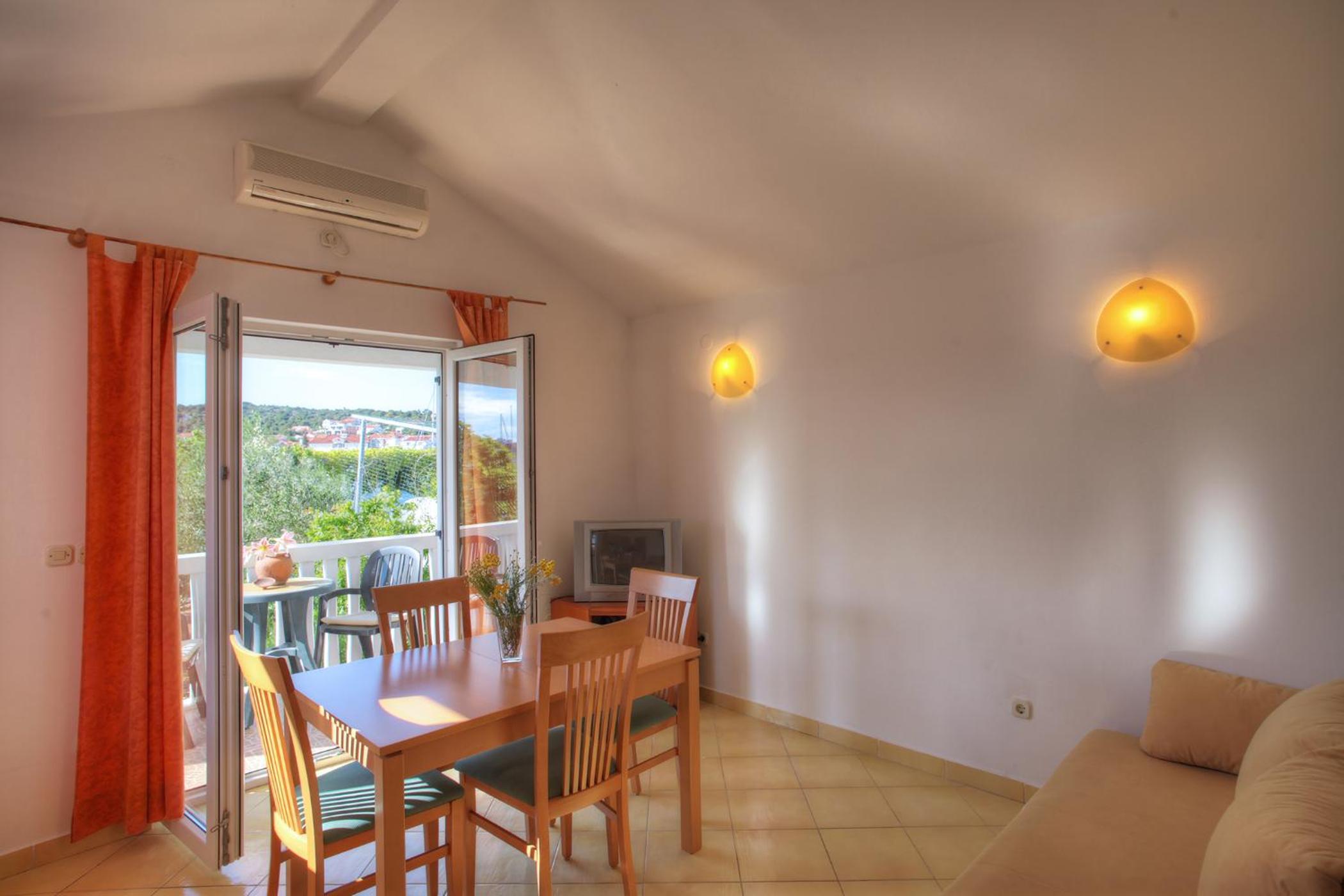 Apartment with Balcony - Ground Floor