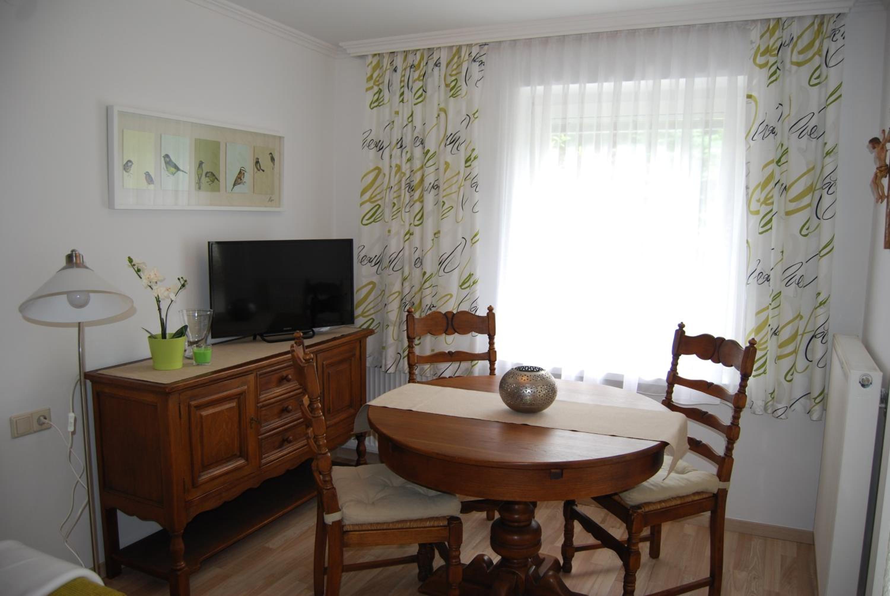 Studio Apartment With Terrace photo 3