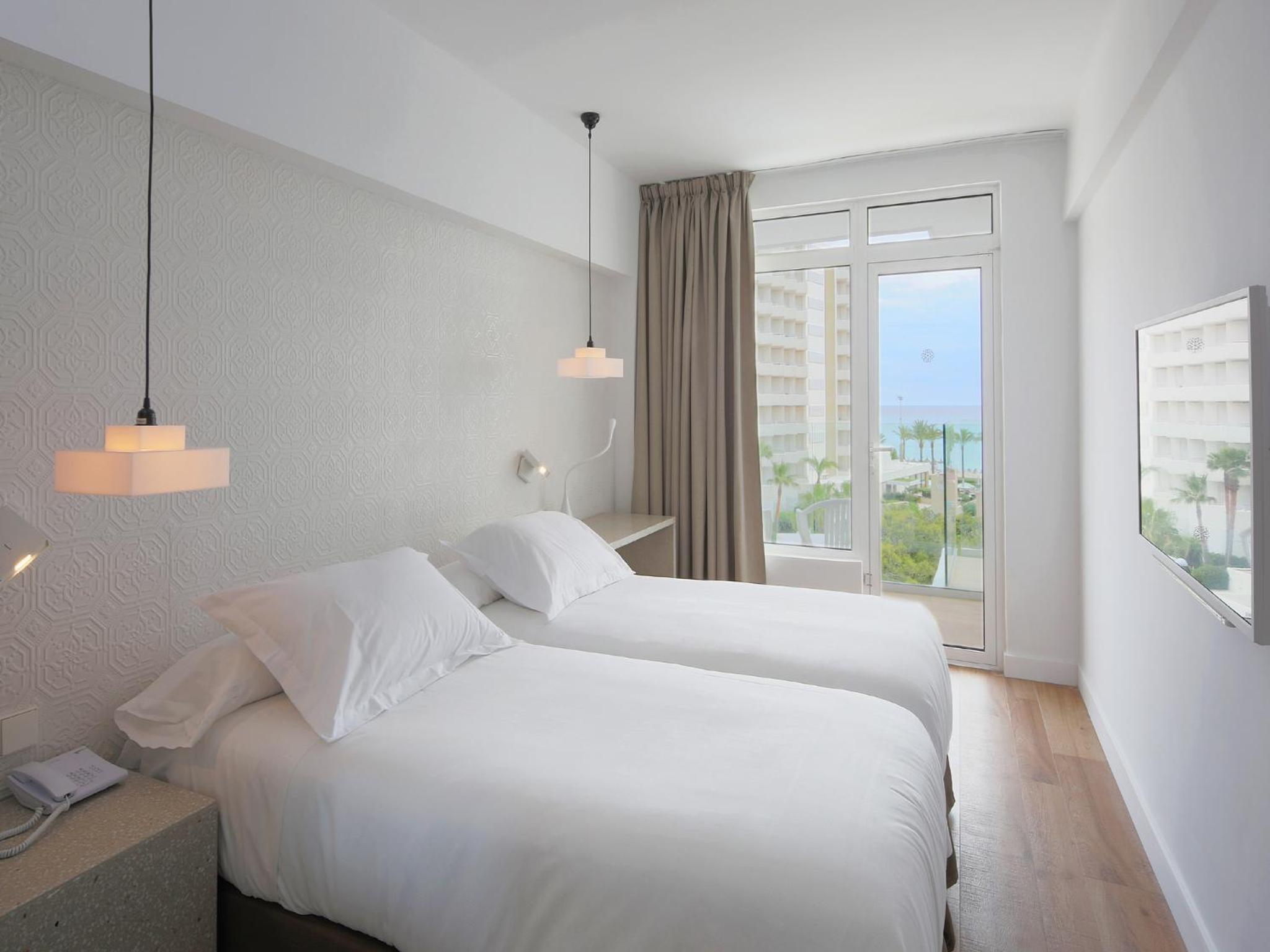 Habitación Premium Doble con Vista Parcial al Mar