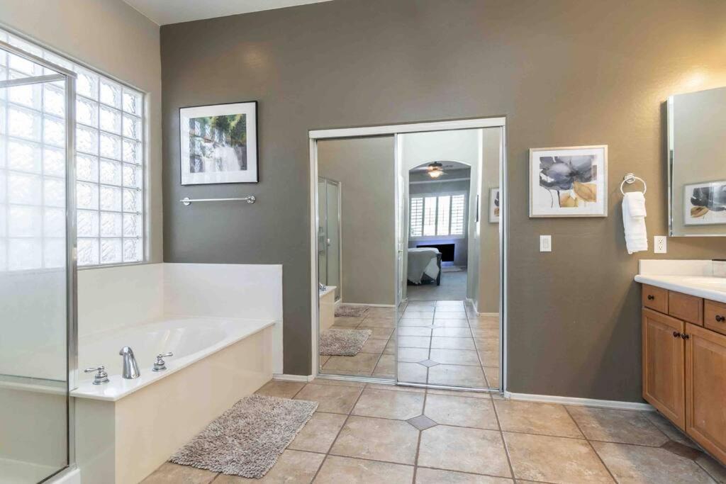 Four-Bedroom House photo 3