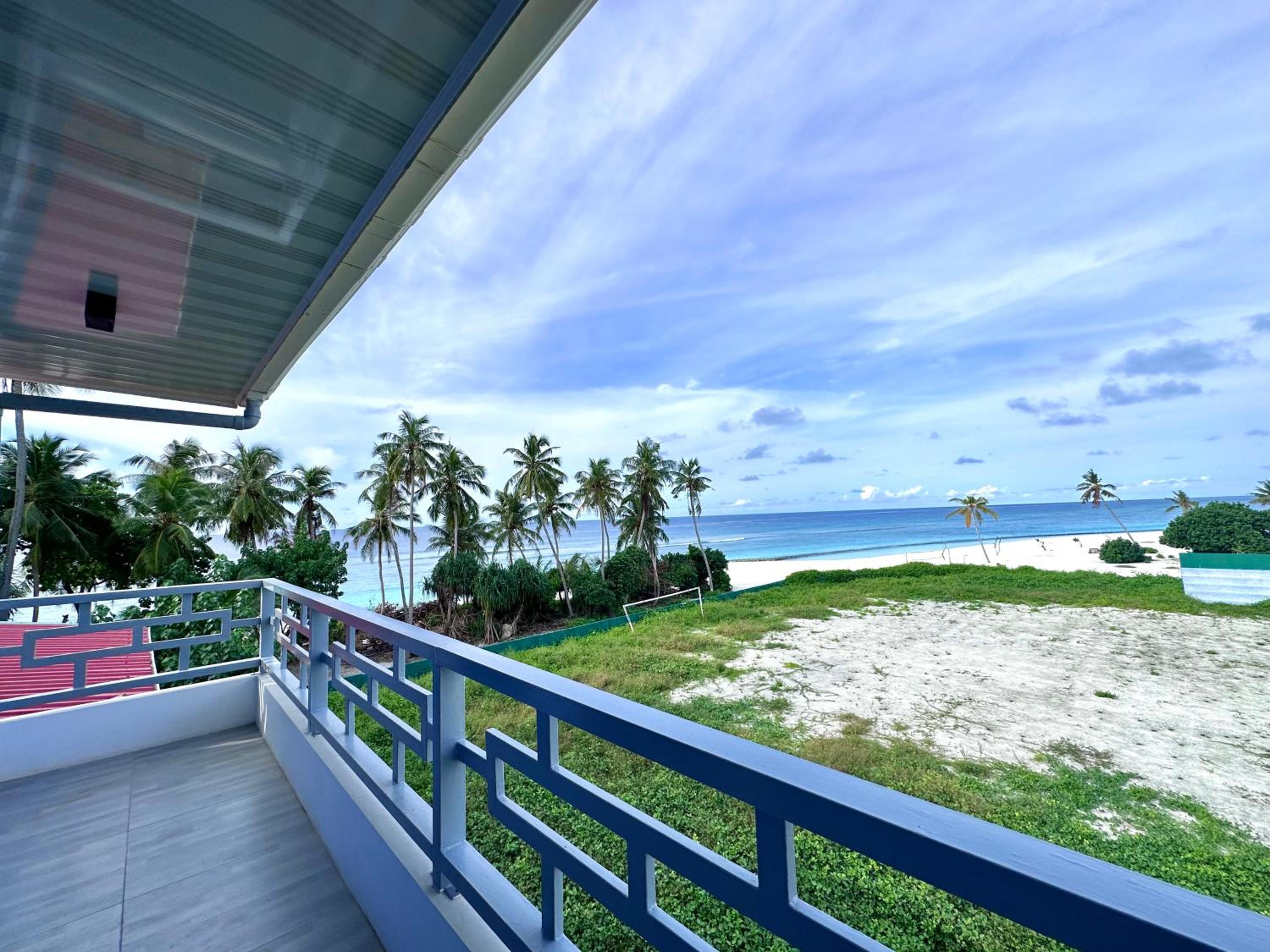 Deluxe Triple Room with Sea View - Photo 9