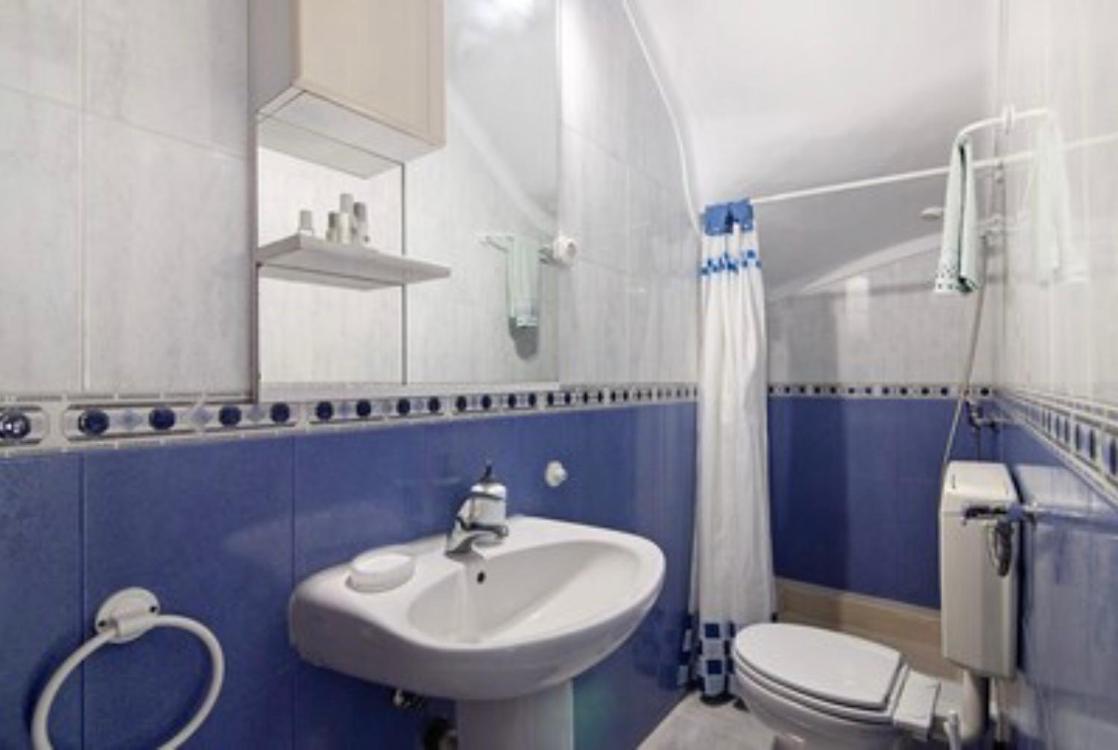 One-Bedroom Apartment - Photo 21