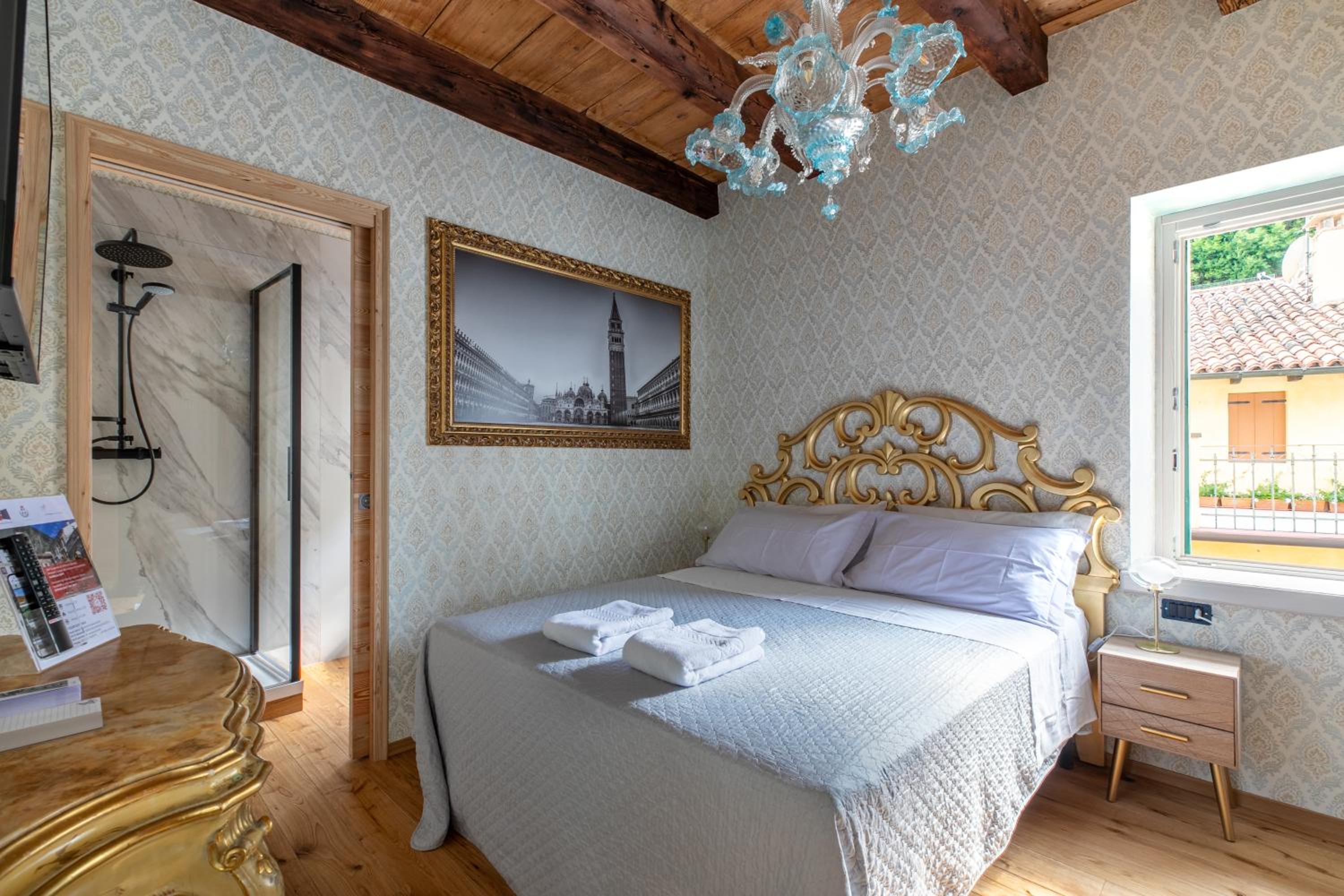 Double Room with Private Bathroom photo 1