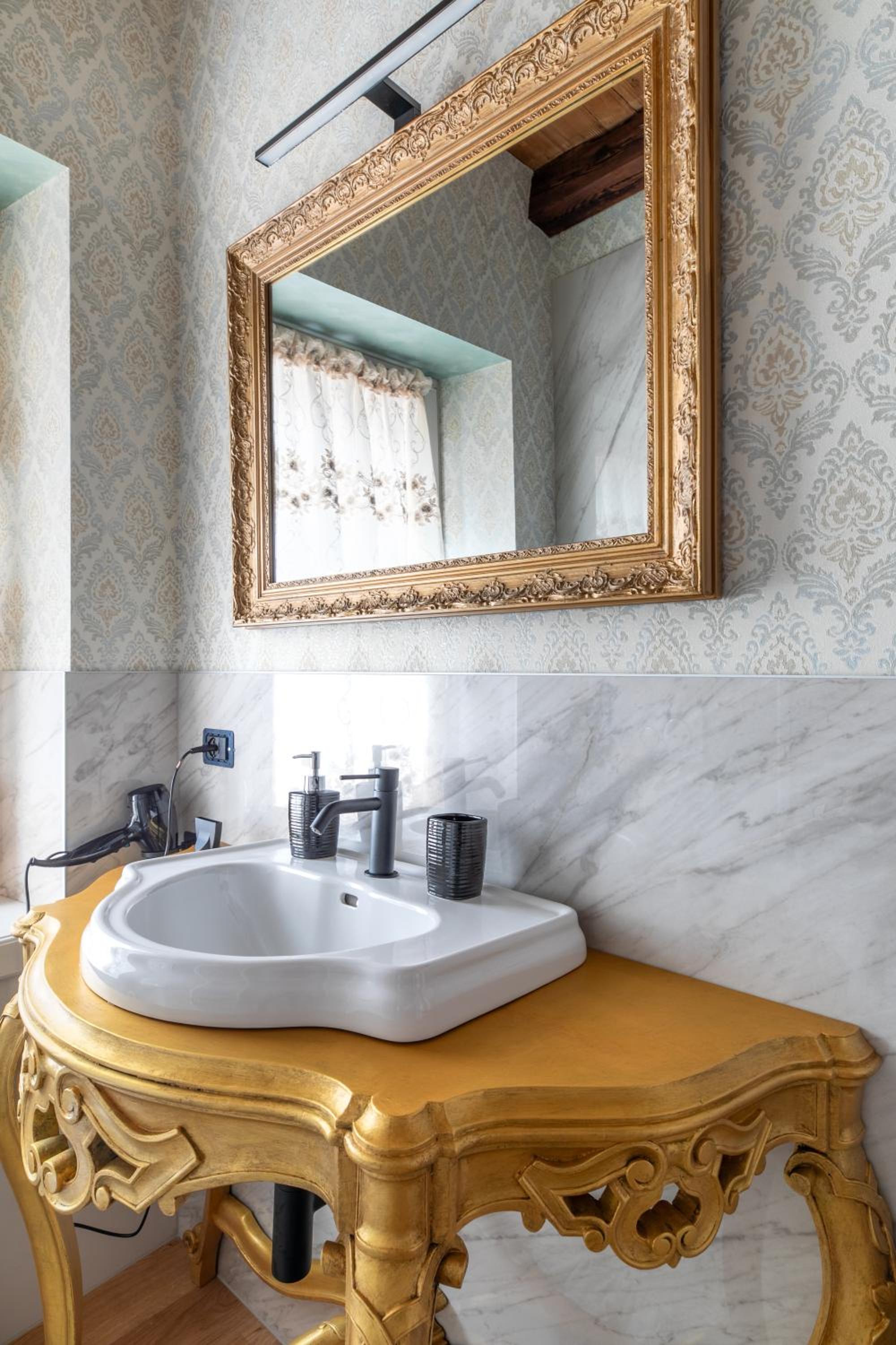Double Room with Private Bathroom photo 2