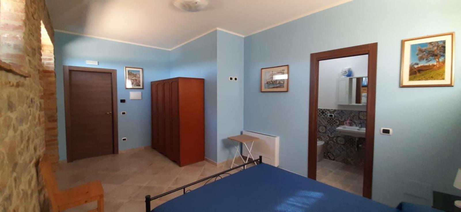 Double Room with Private Bathroom photo 2