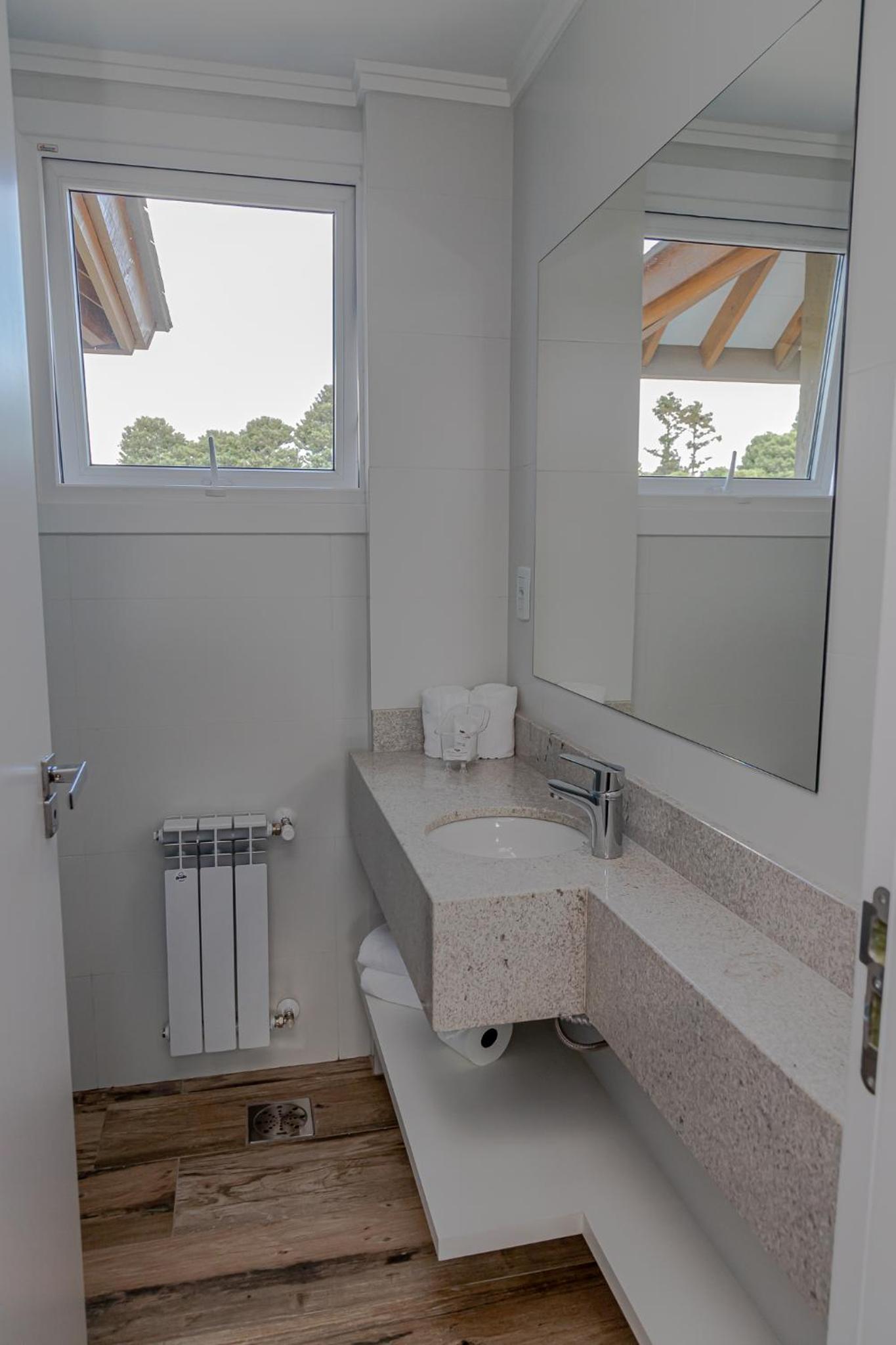Suite - Photo 3