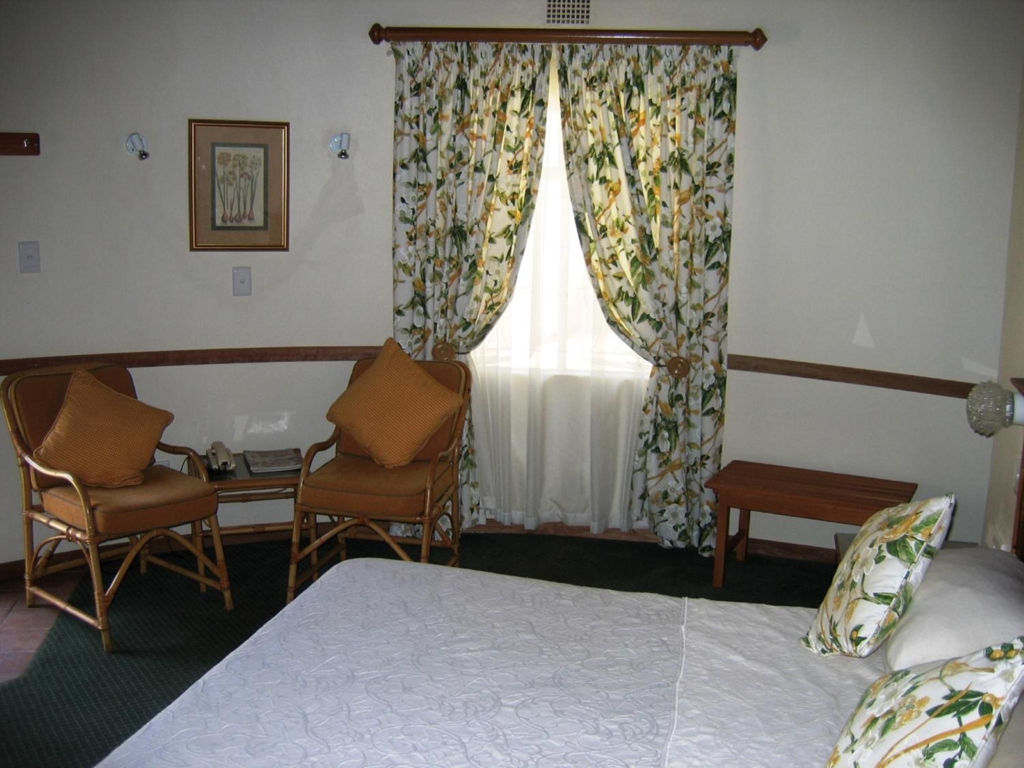 Double or Twin Room with Garden View - Photo 5