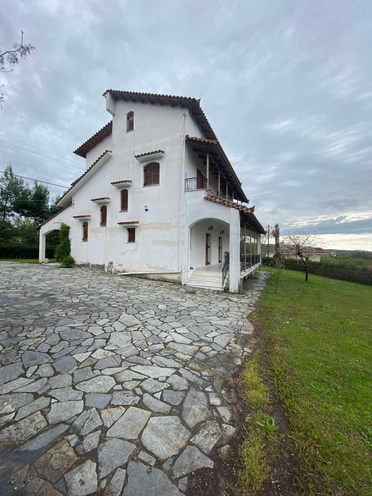 Three-Bedroom Villa photo 3