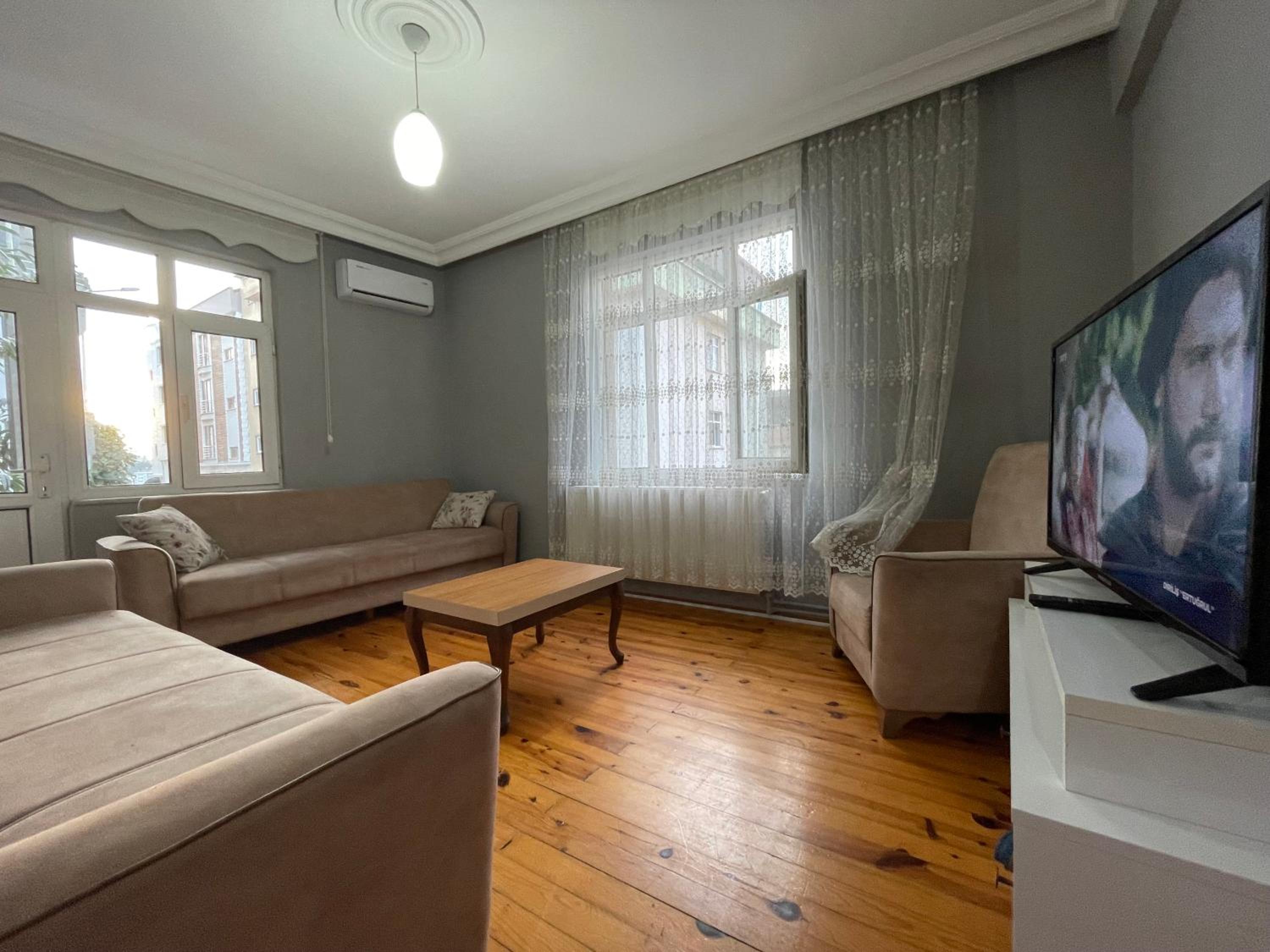 Apartment photo 2