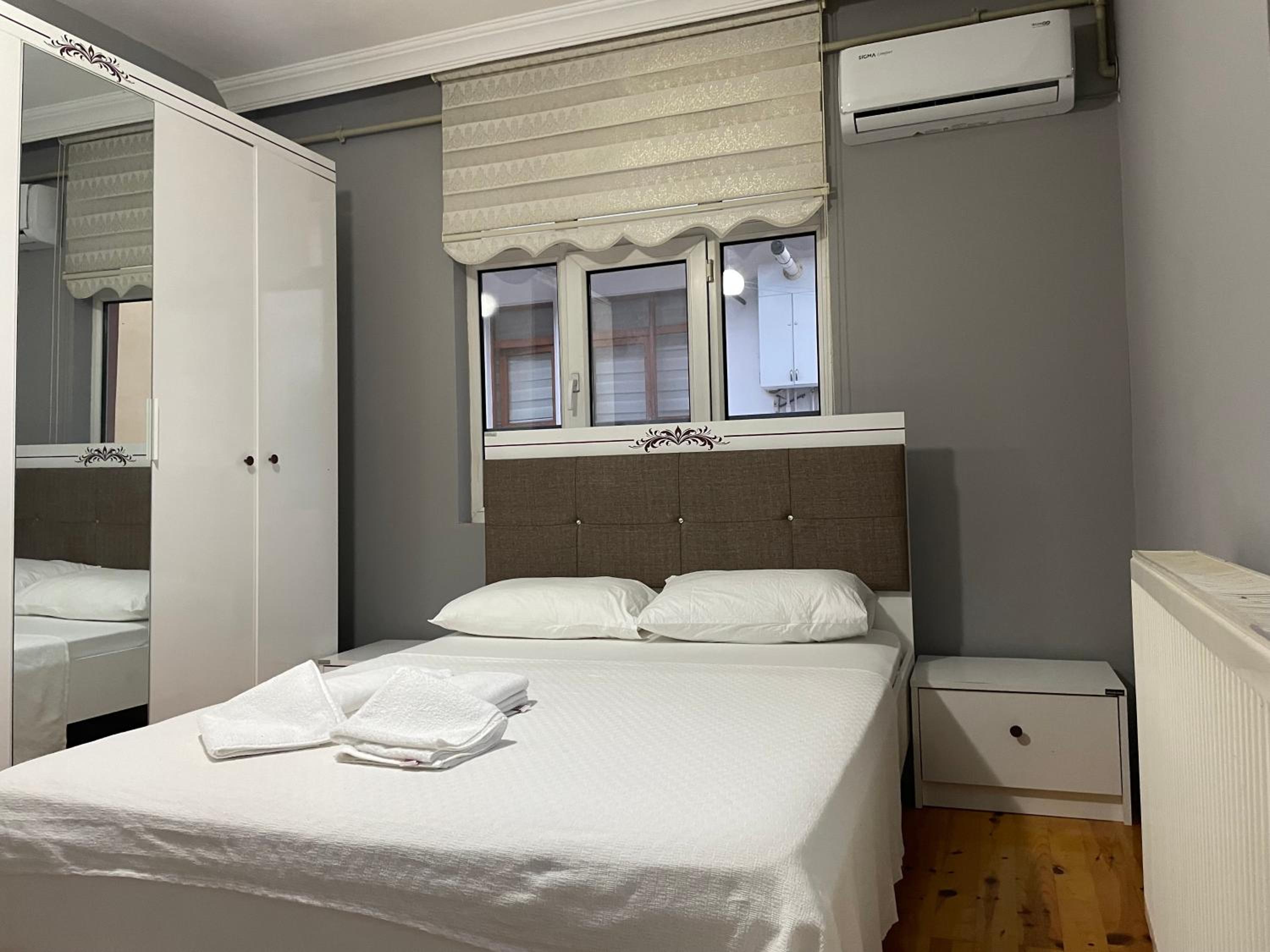 Apartment photo 2