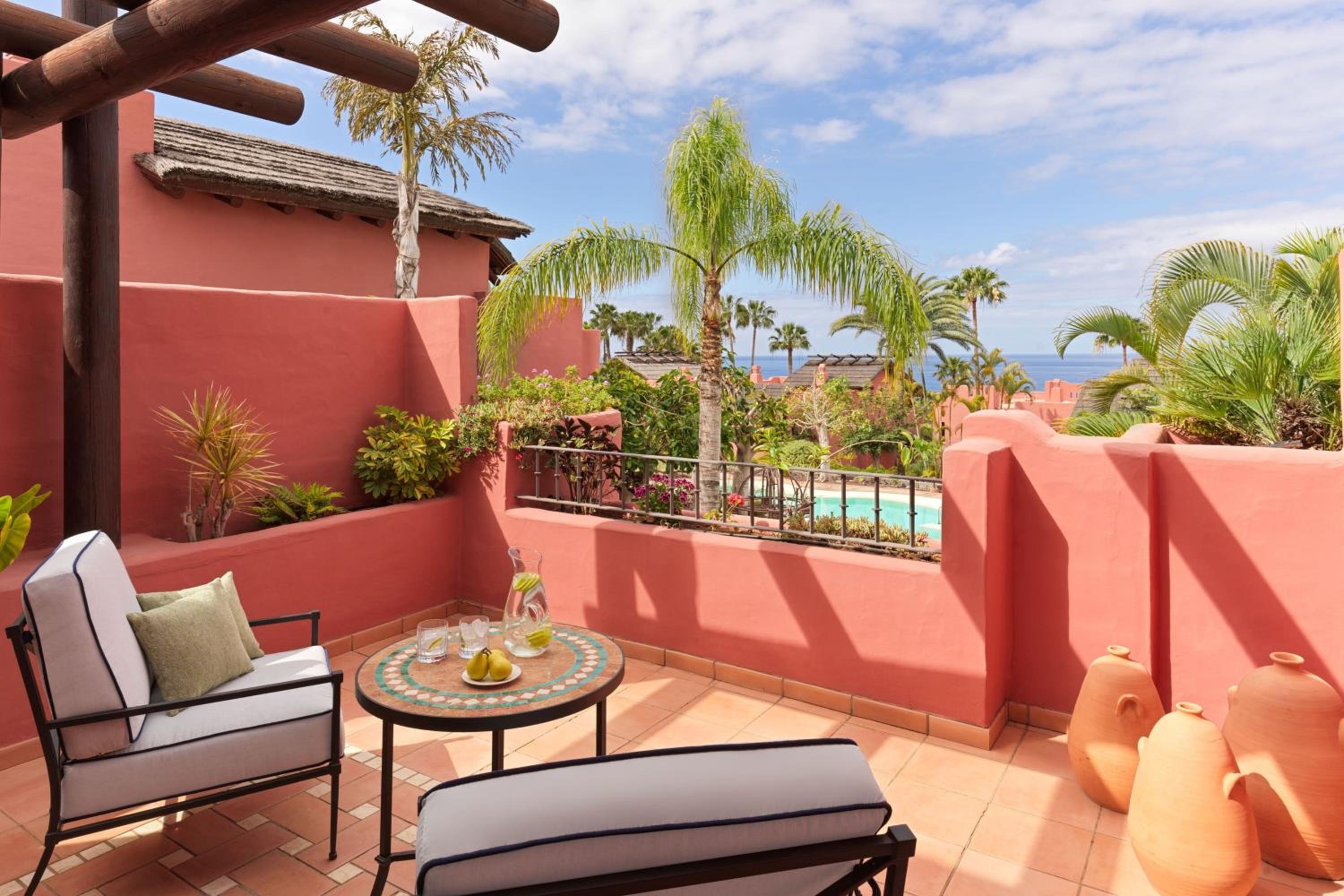 Retreat Adults Only, Deluxe Ocean View thumbnail 5