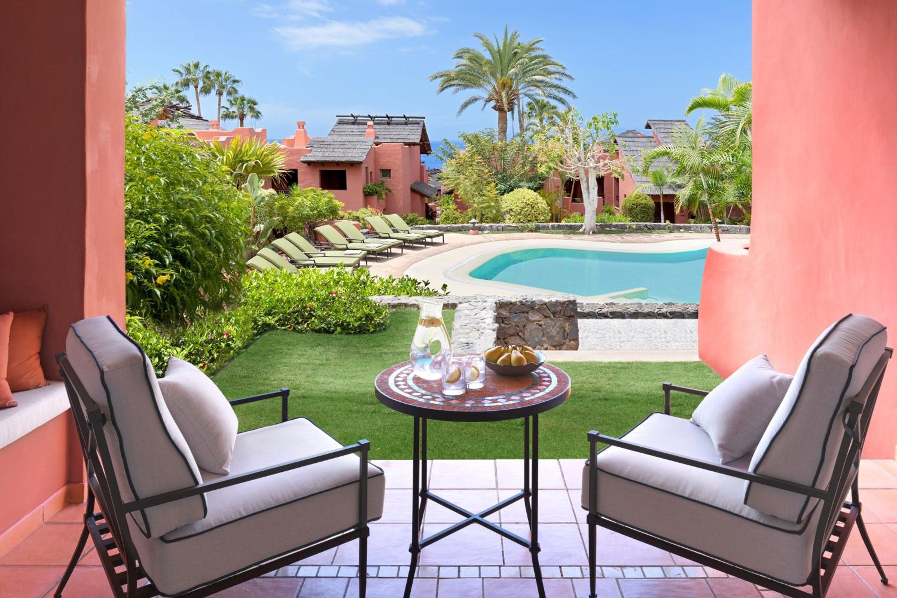 Retreat One Bedroom Suite Garden View thumbnail 5