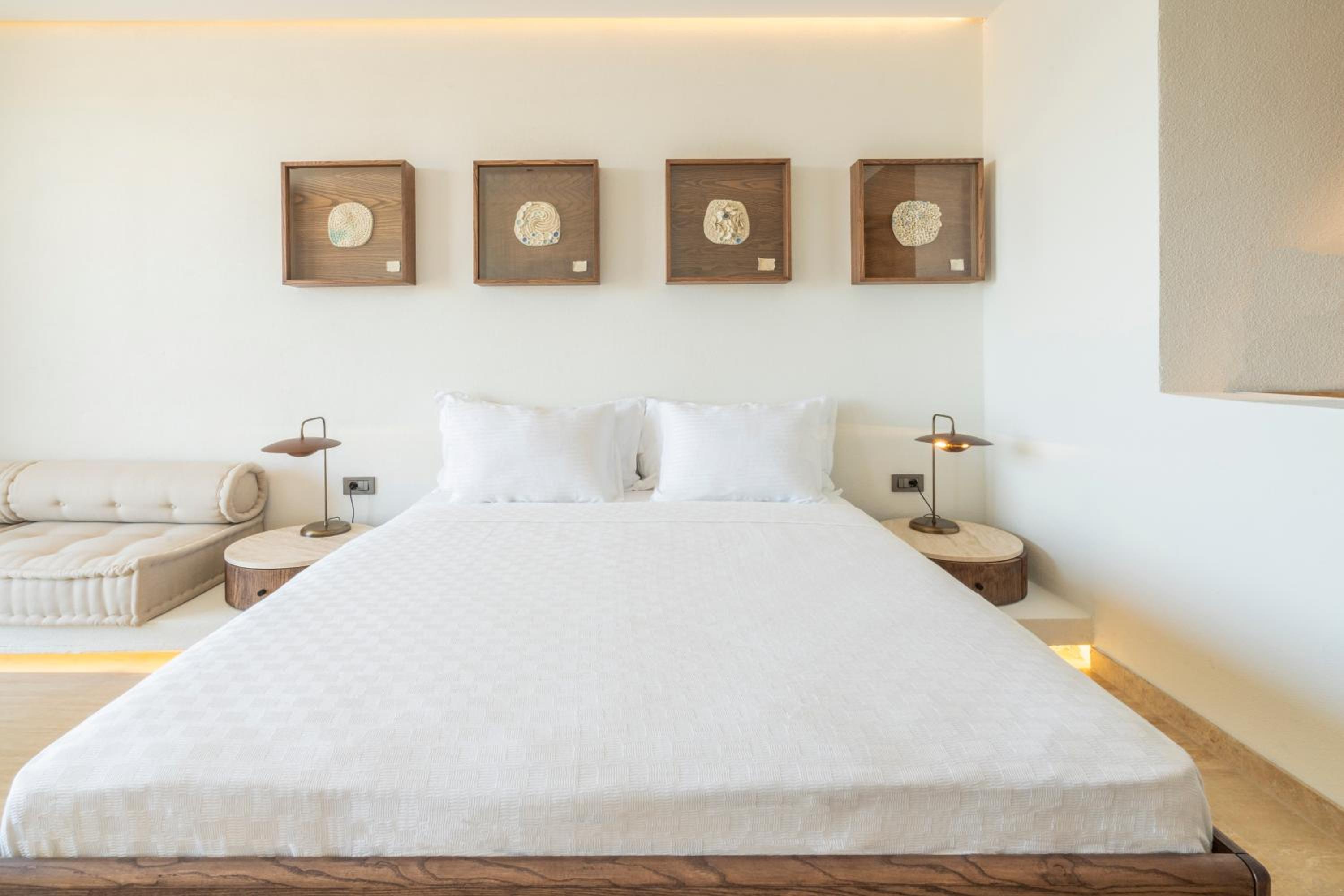 Deluxe Double Room with Sea View - Photo 6