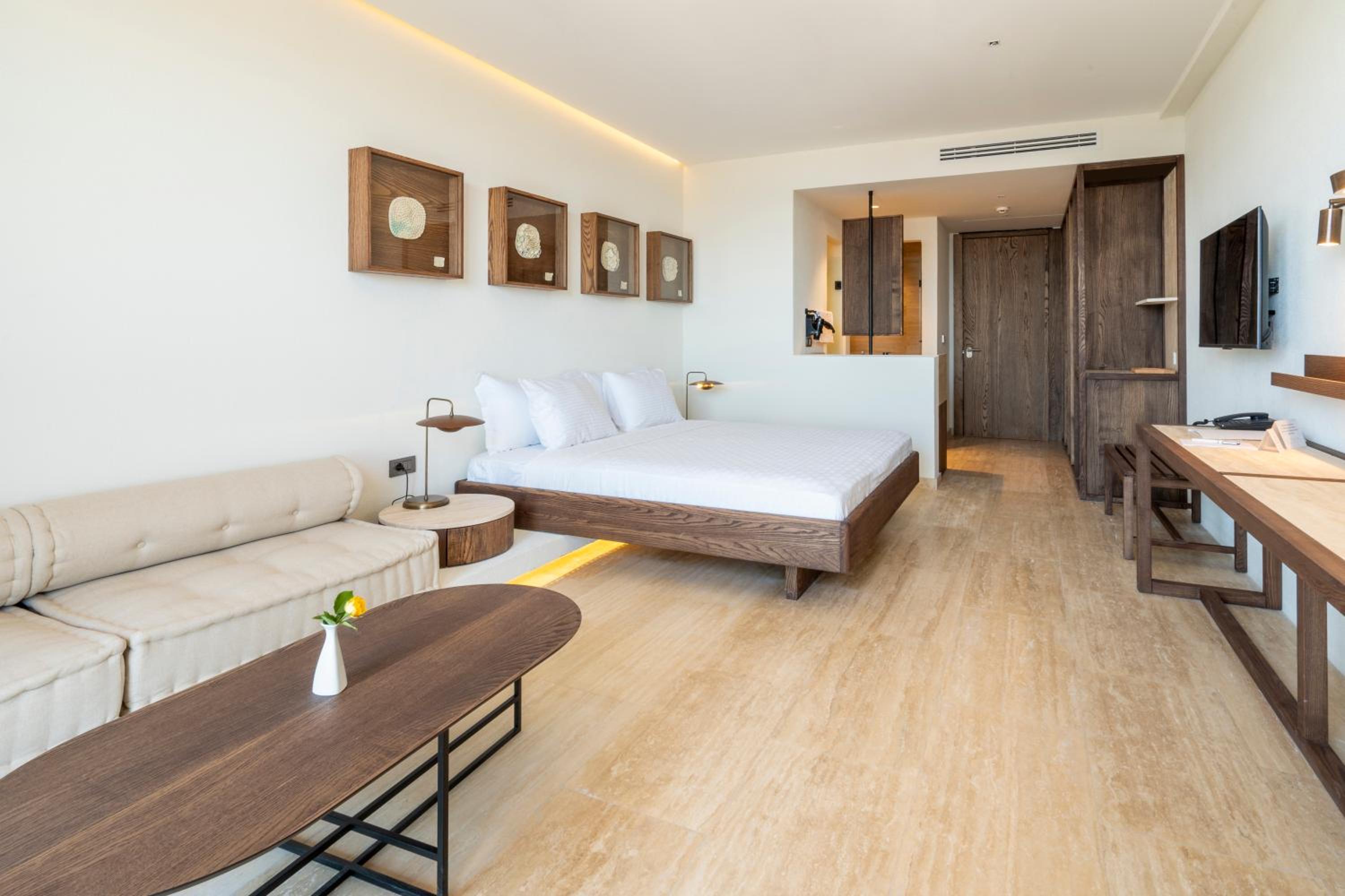 Deluxe Double Room with Sea View - Photo 5