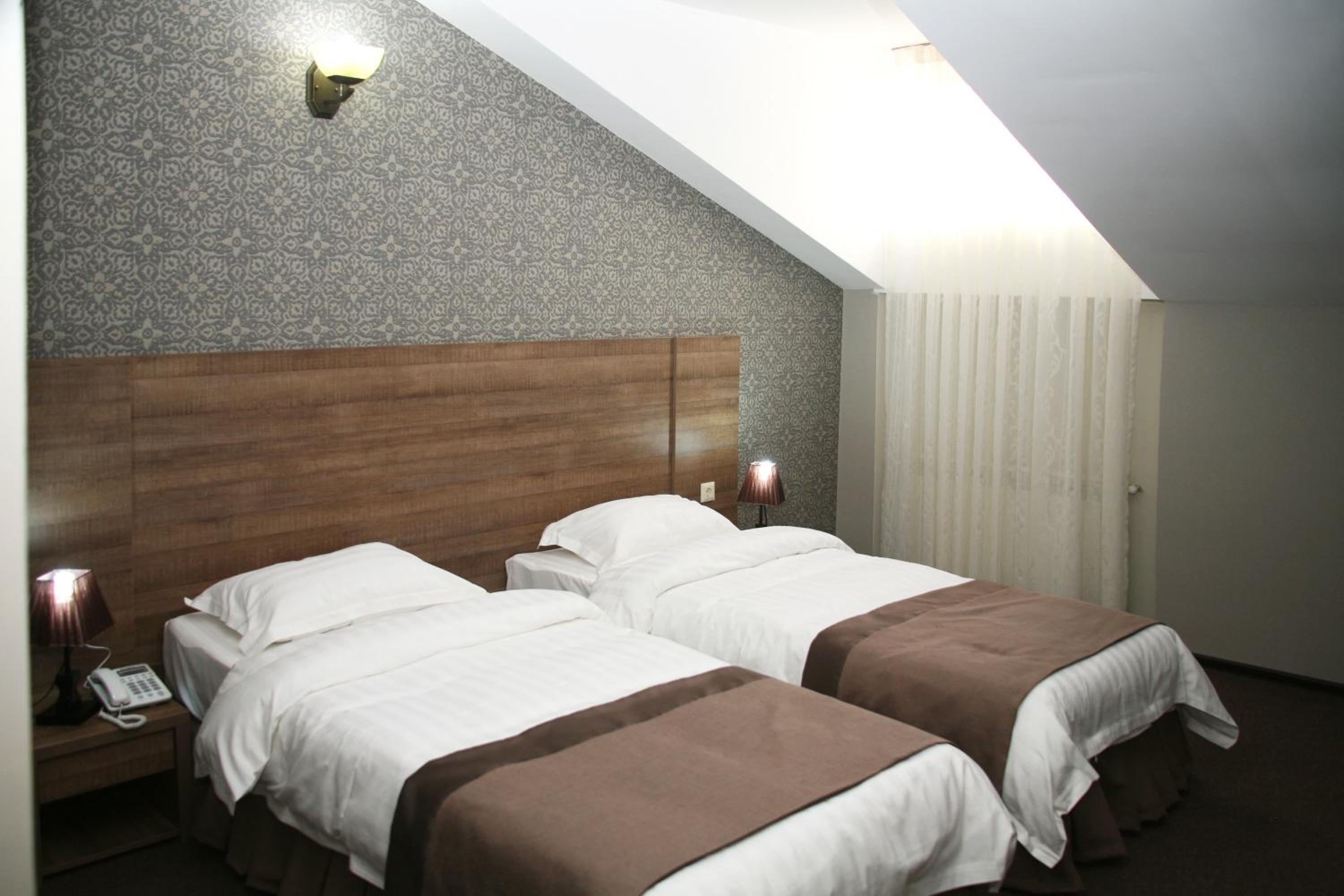 Twin Room - Attic Without View