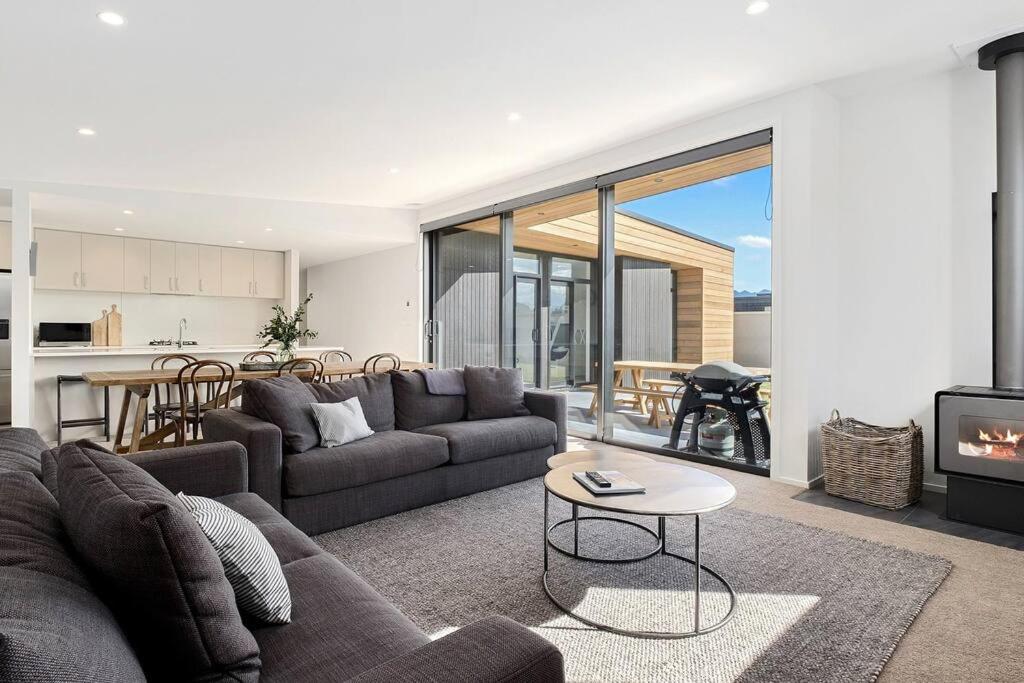 Three-Bedroom House photo 1