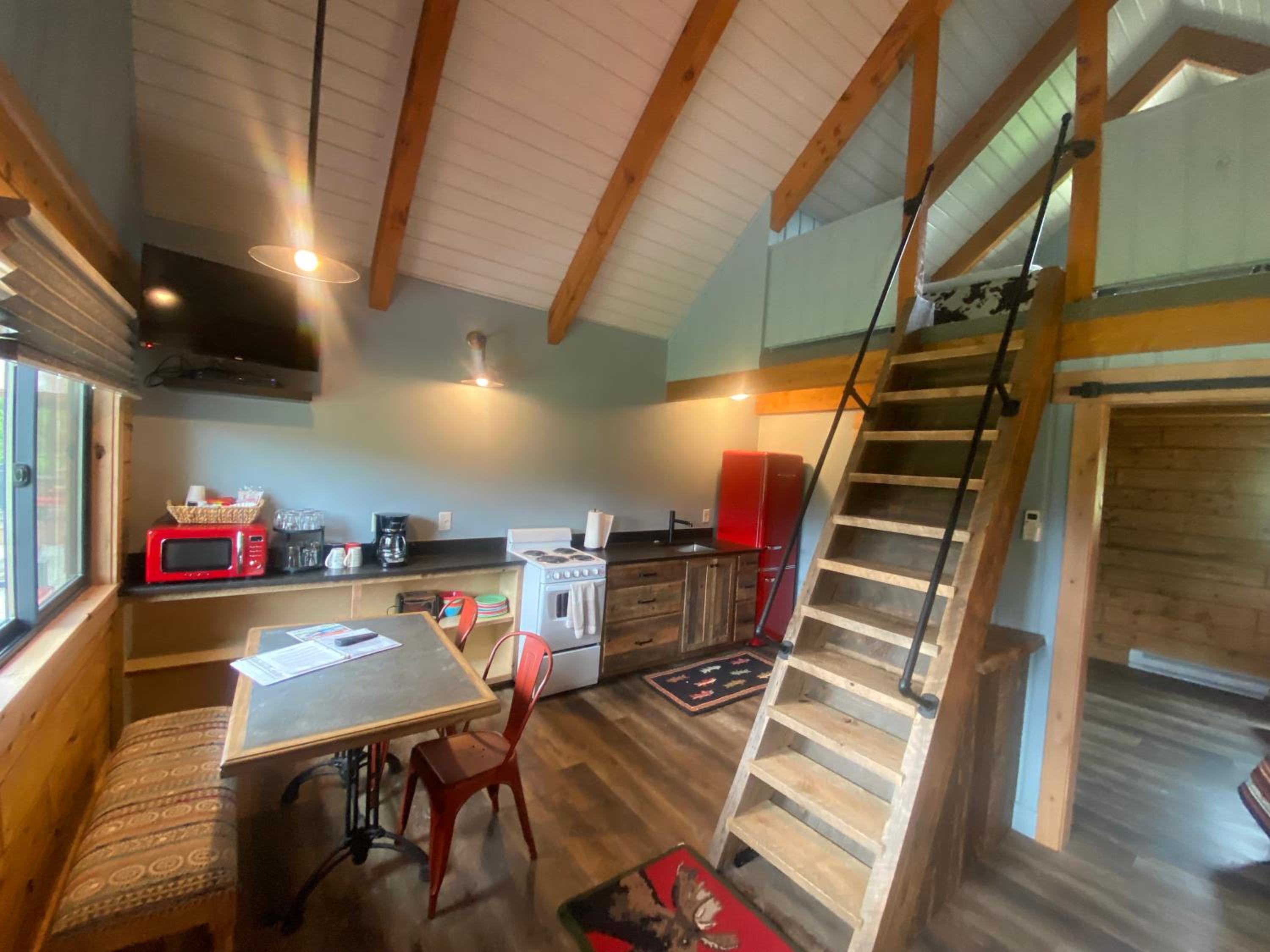 Two-Bedroom House - Photo 8