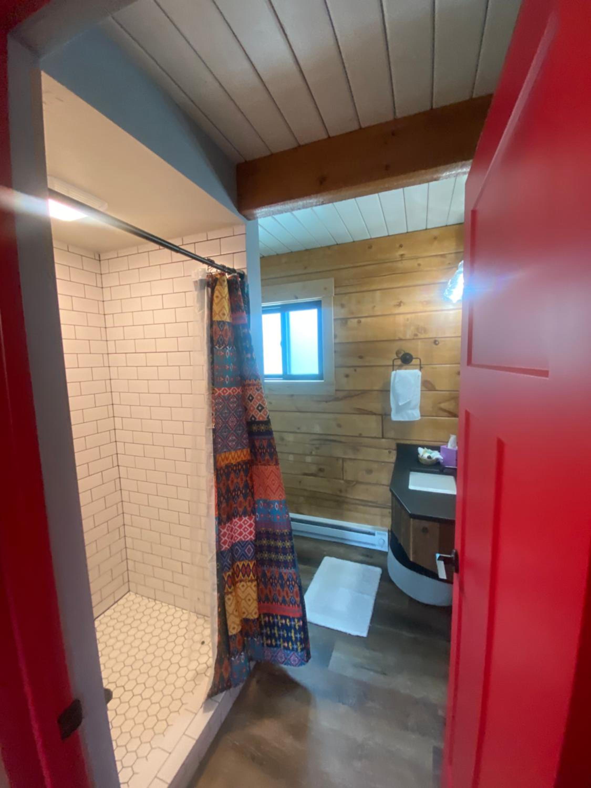 Two-Bedroom House - Photo 4