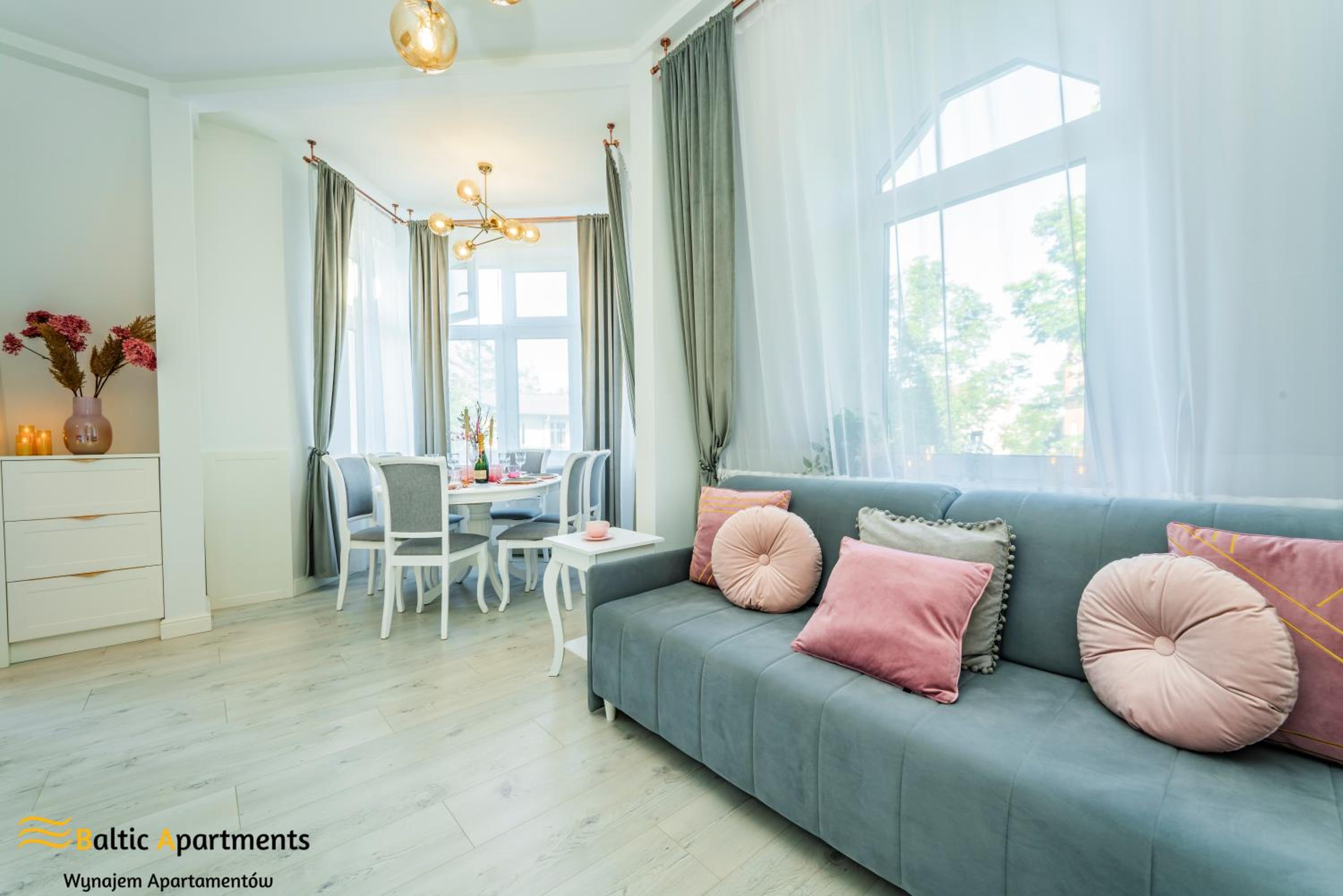 Apartament dwupoziomowy z dwoma sypialniami i balkonem photo 1