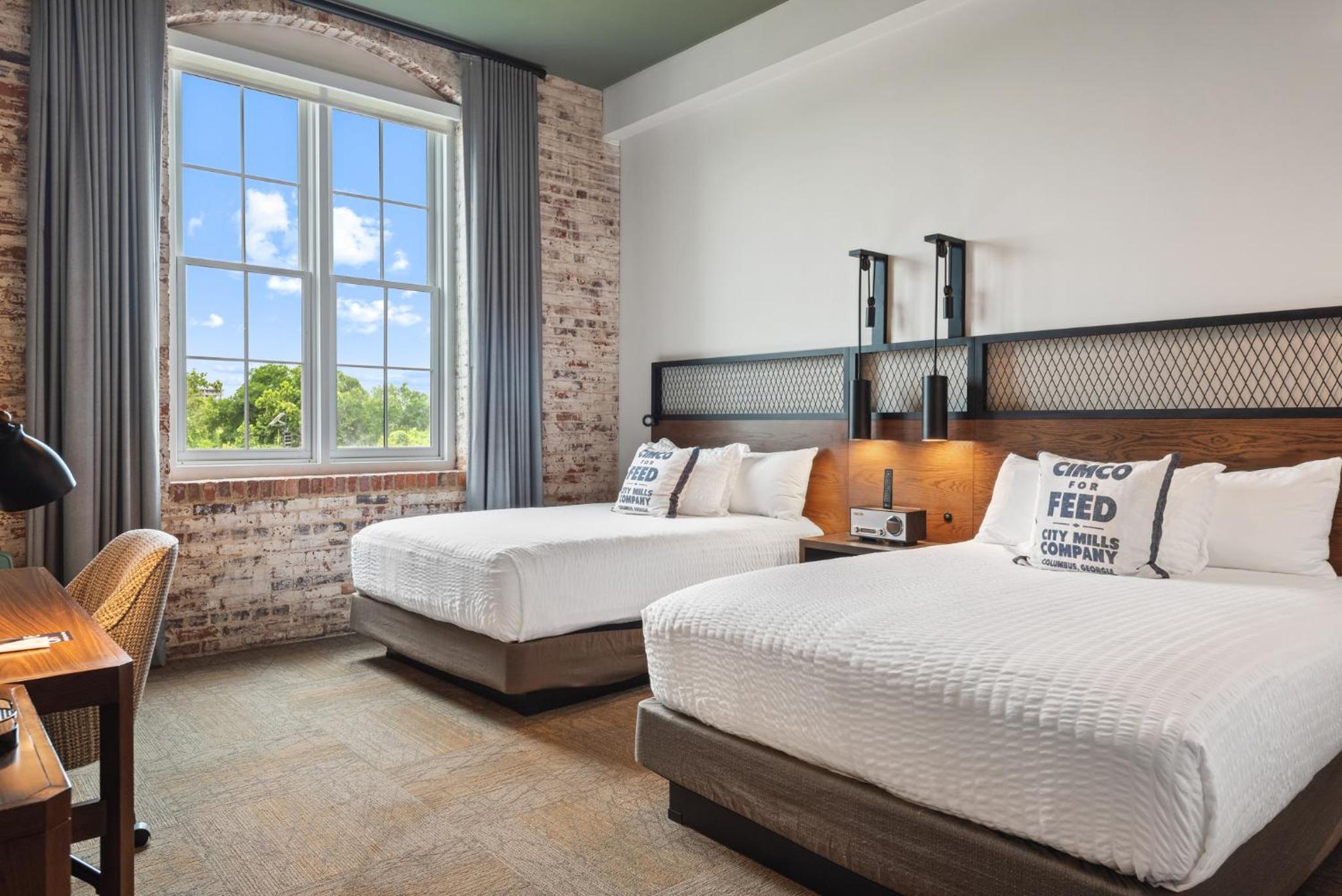 Deluxe Queen Room