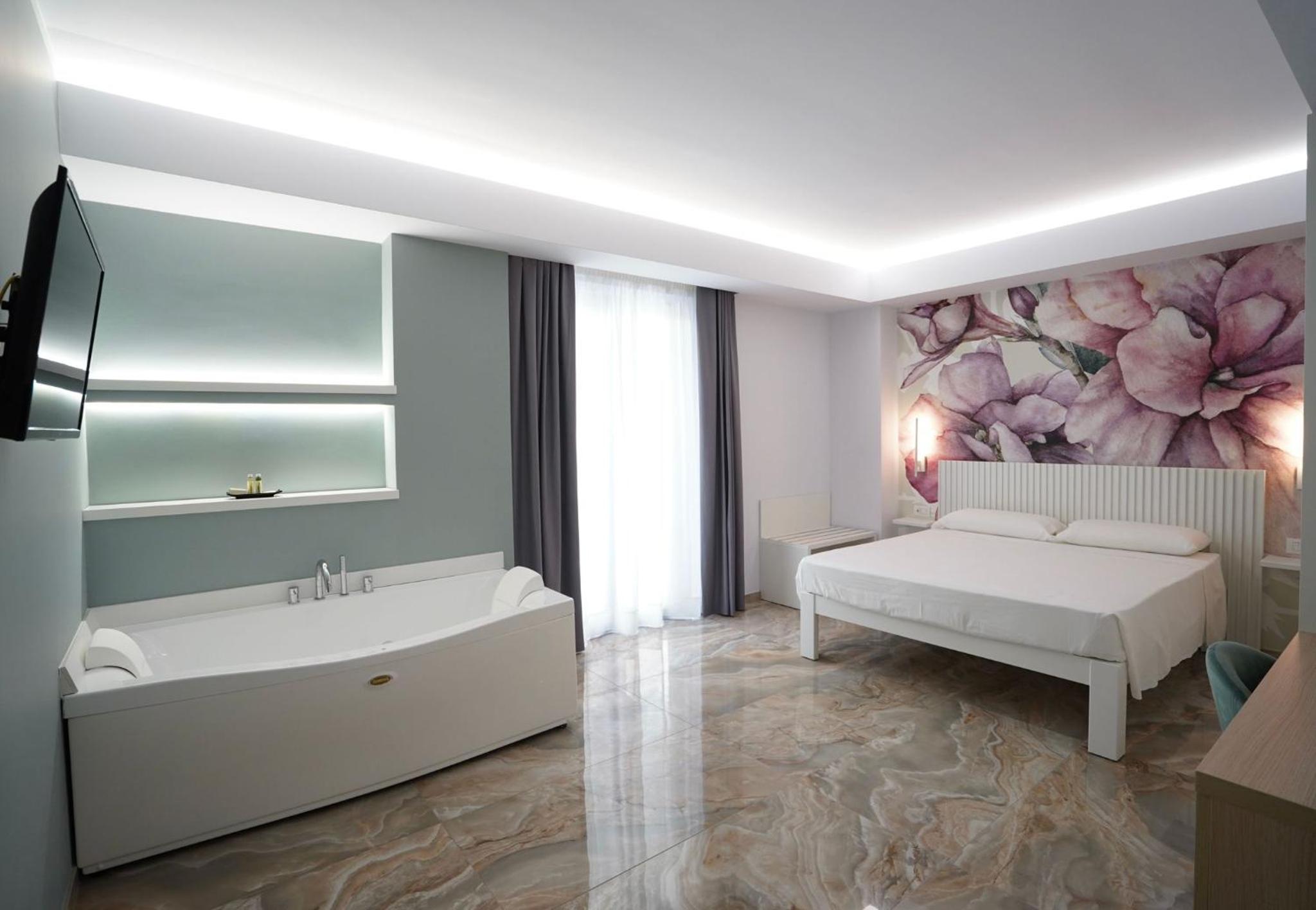 Deluxe Double Room with Bath photo 1