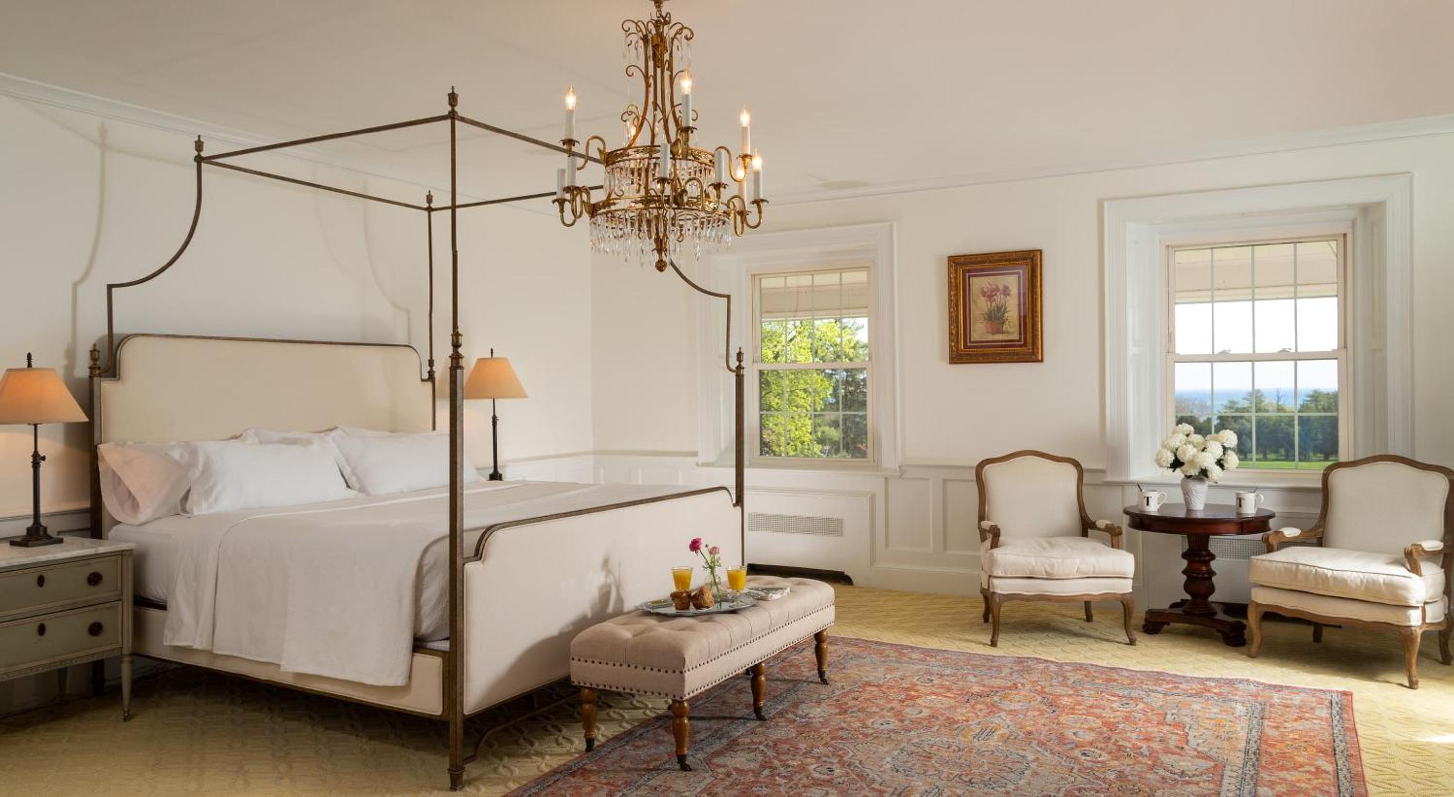 Deluxe King Room photo 2