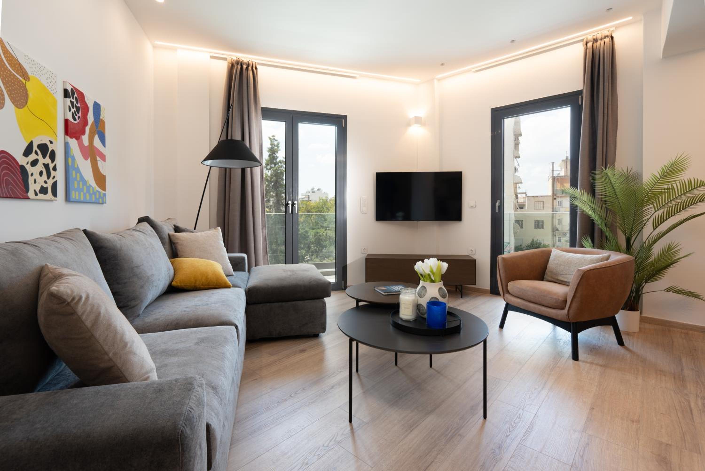 Two-Bedroom Deluxe Apartment with Balcony photo 1