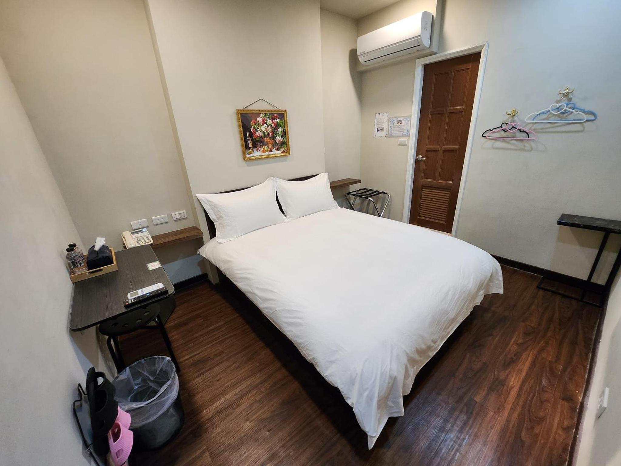 Standard Double Room photo 3