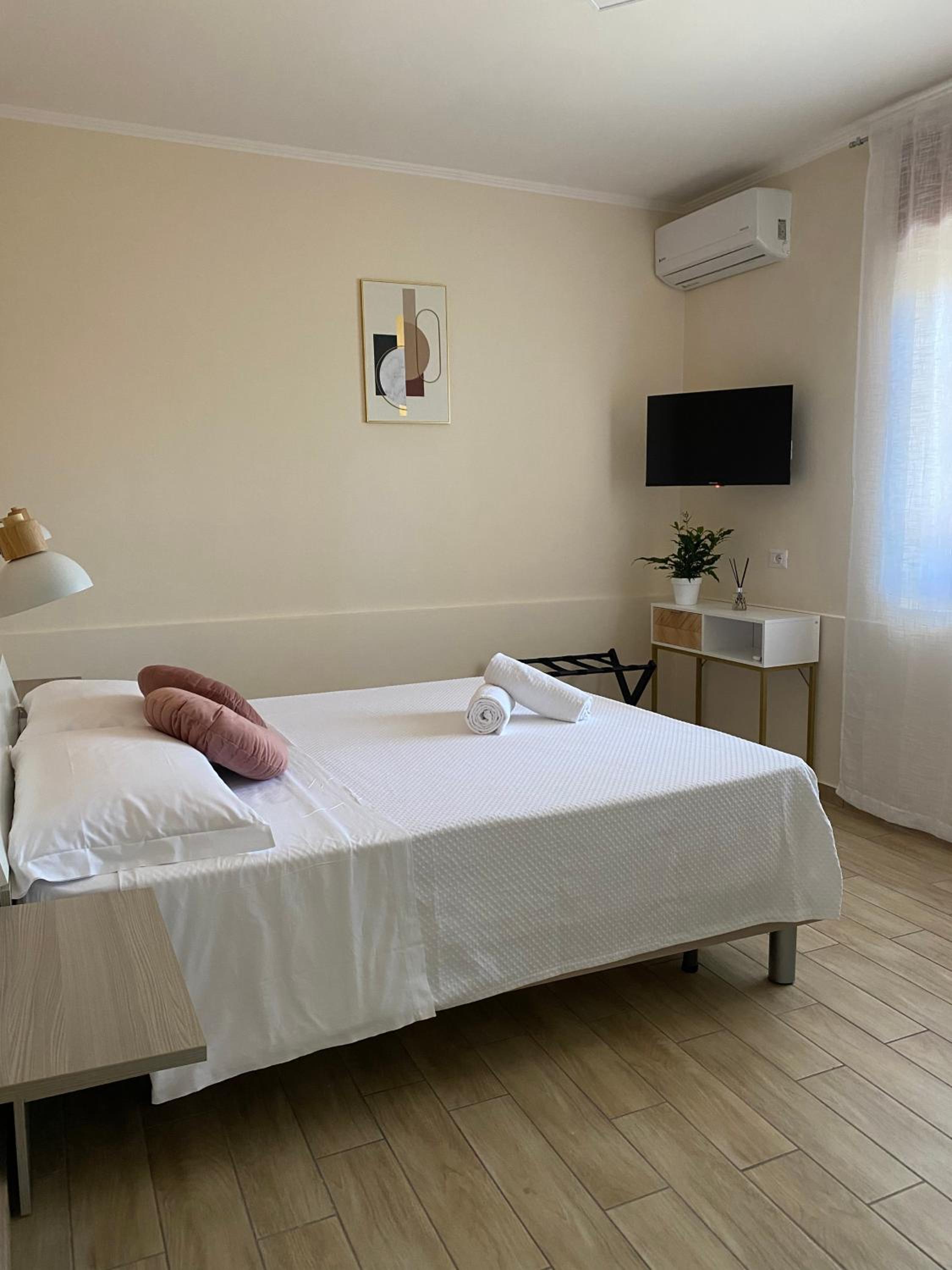 Deluxe Double Room - Photo 1