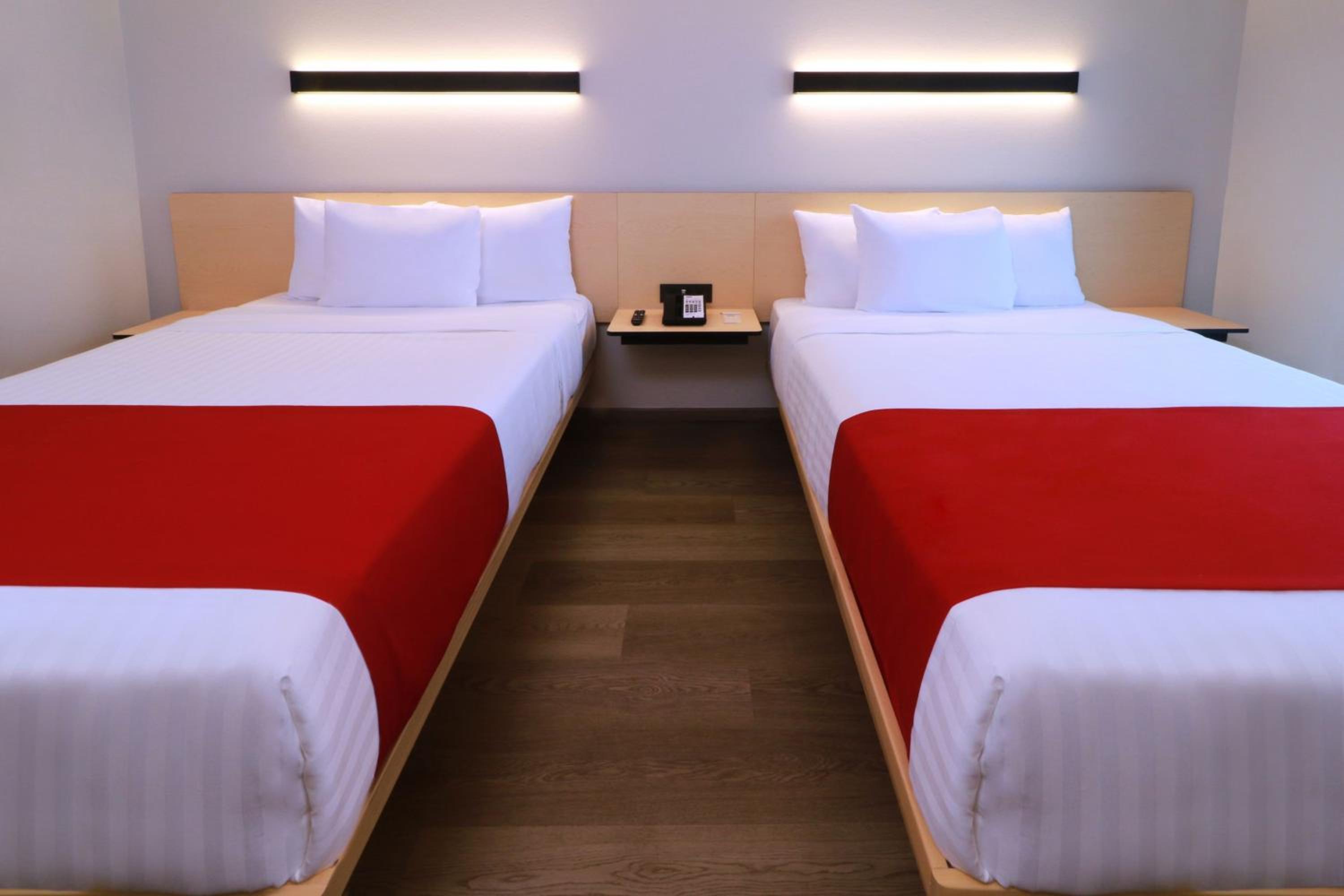 Double Room with Two Double Beds - Photo 1