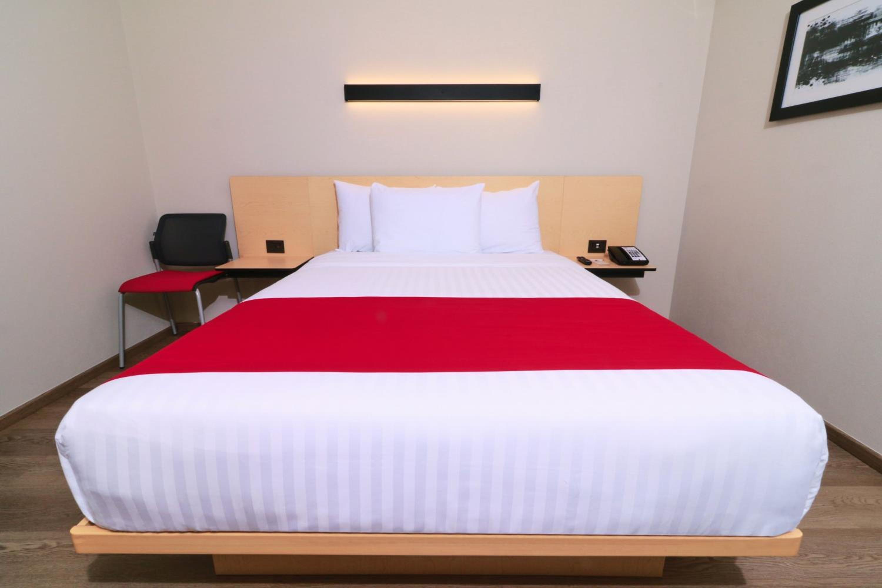 Queen Room - Photo 1