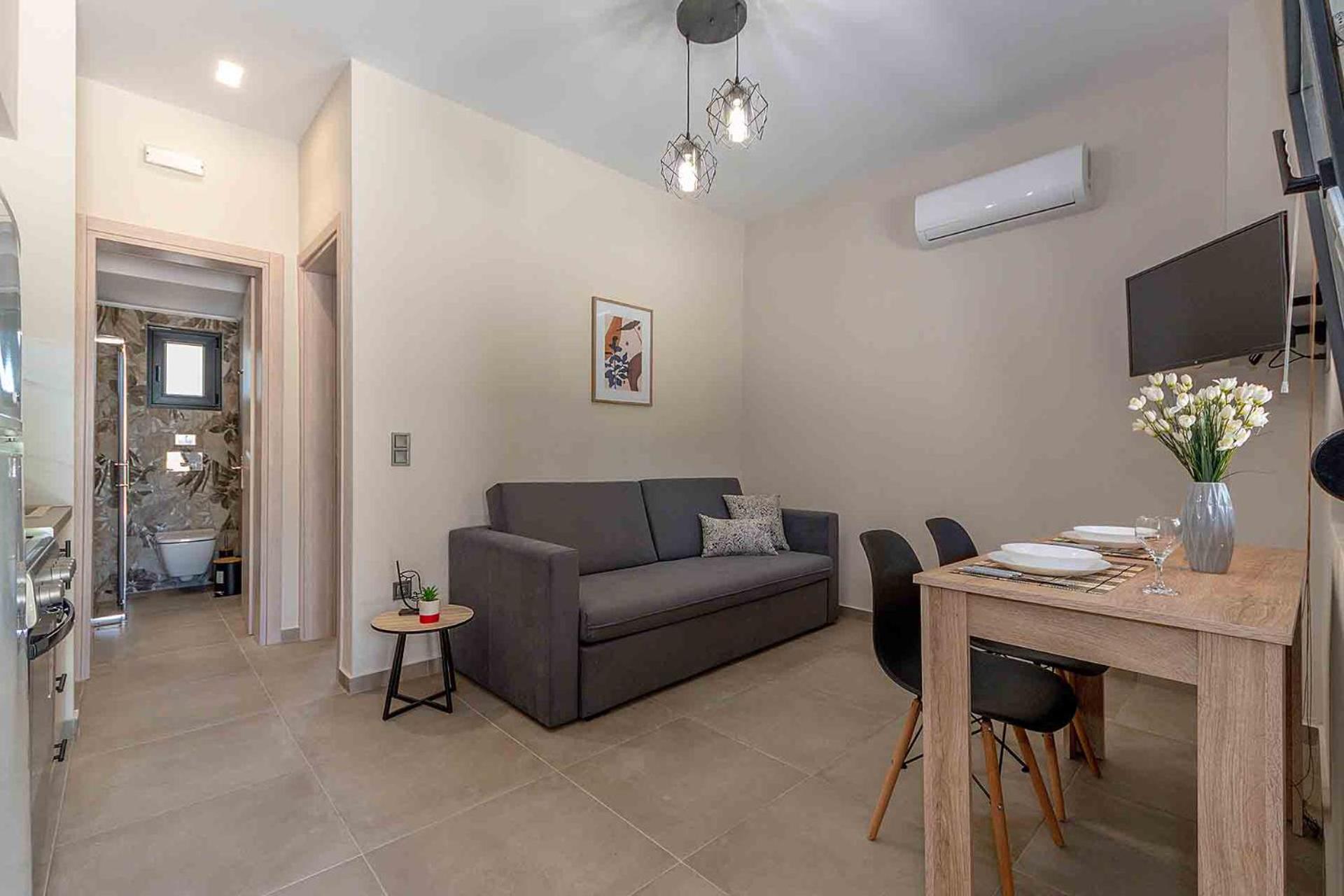 One-Bedroom Apartment photo 1
