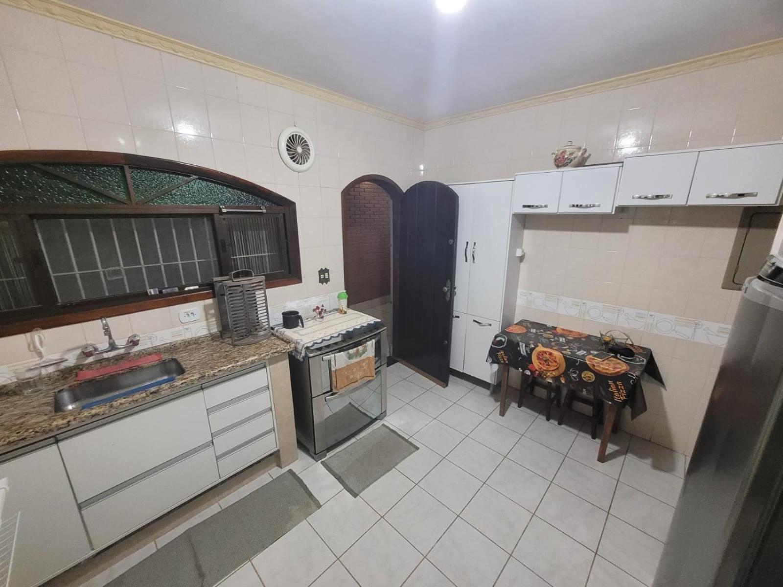 Three-Bedroom House photo 2
