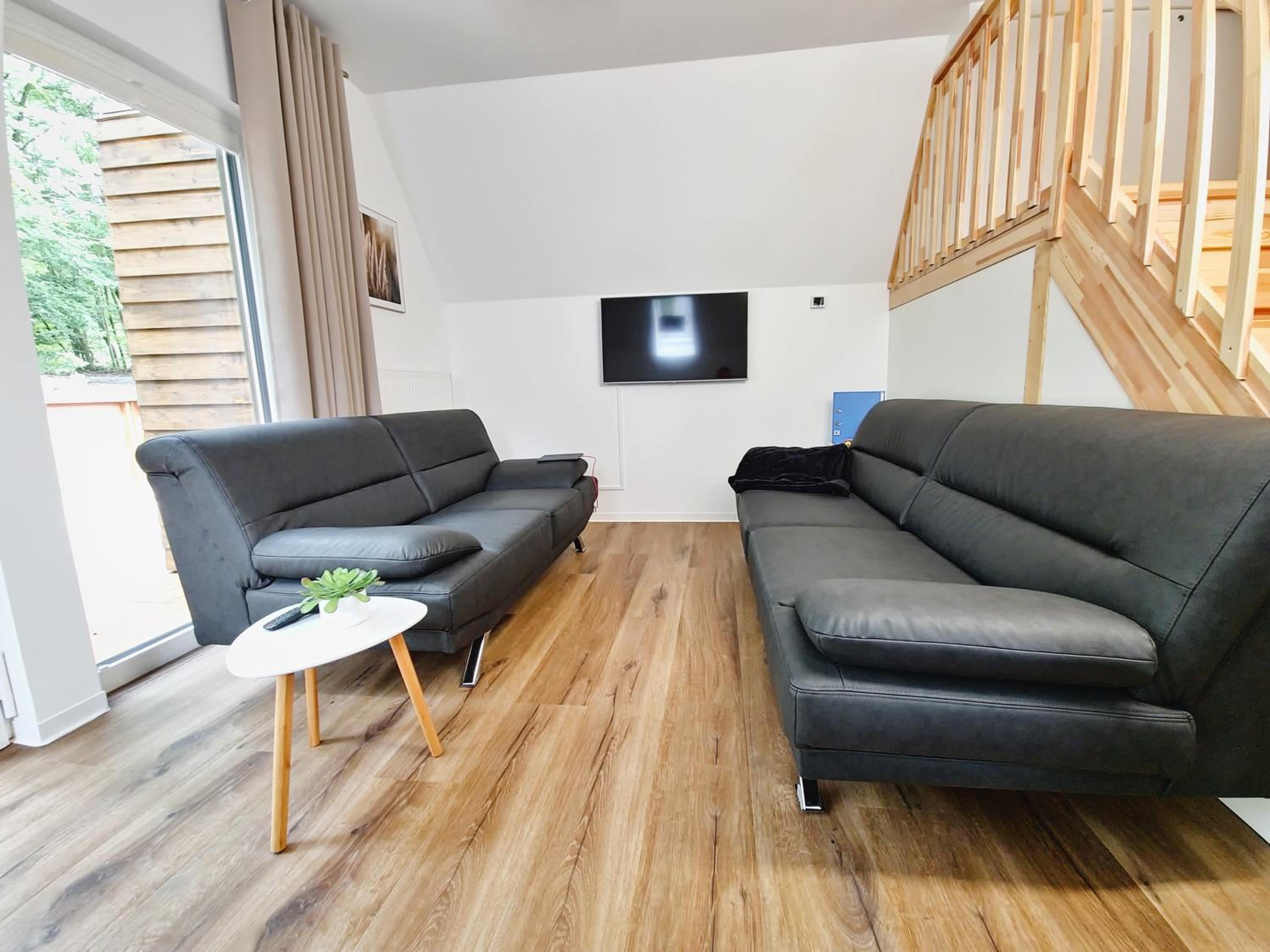Three-Bedroom House photo 3