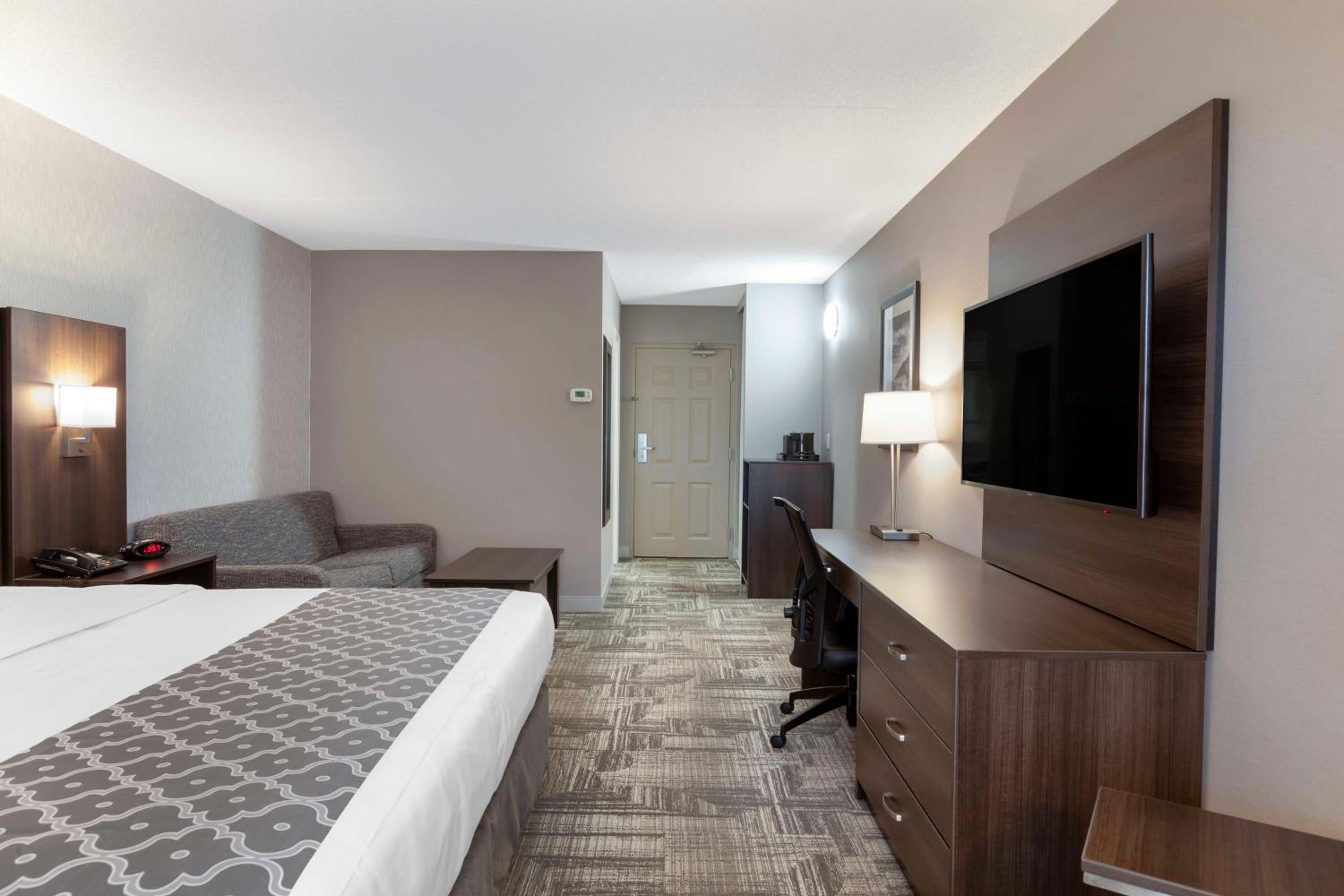 King Room with Sofa Bed photo 3