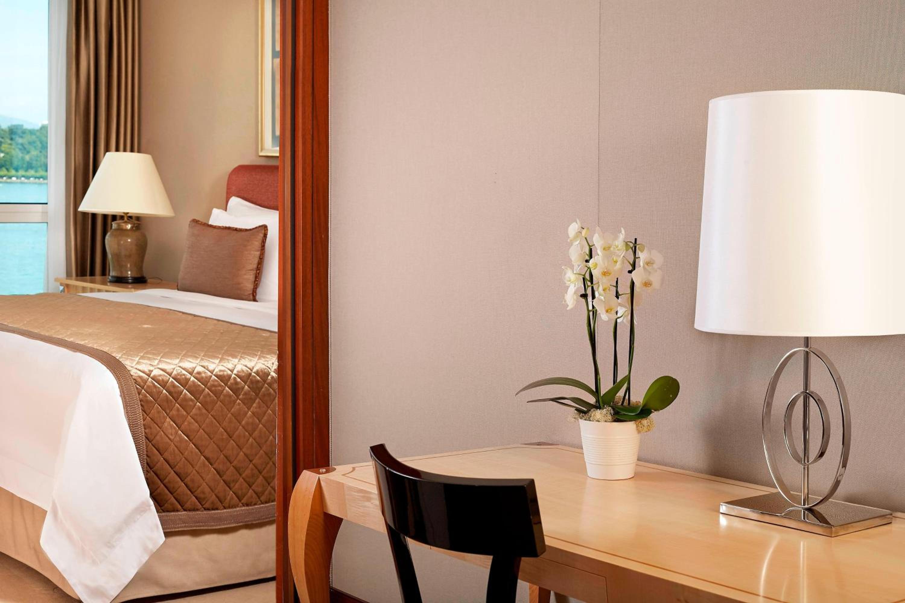 Deluxe King or Twin Room with Lake View
