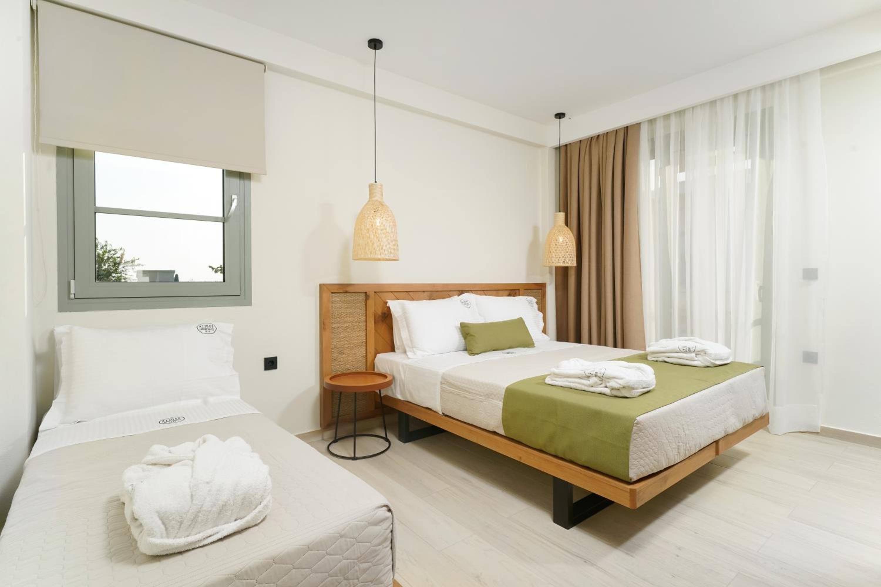 Deluxe Suite with Spa Bath