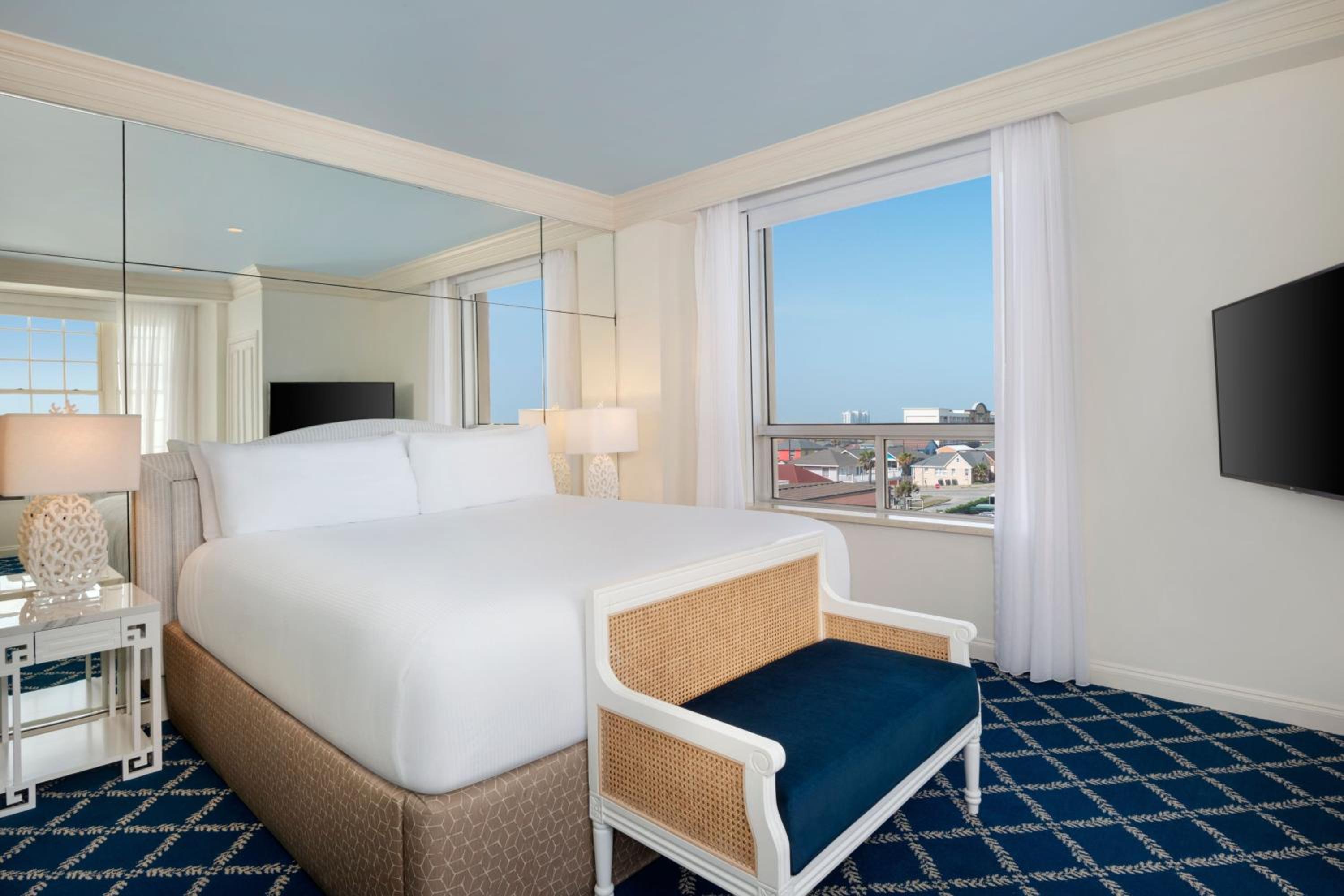 King Room with City View - Photo 1