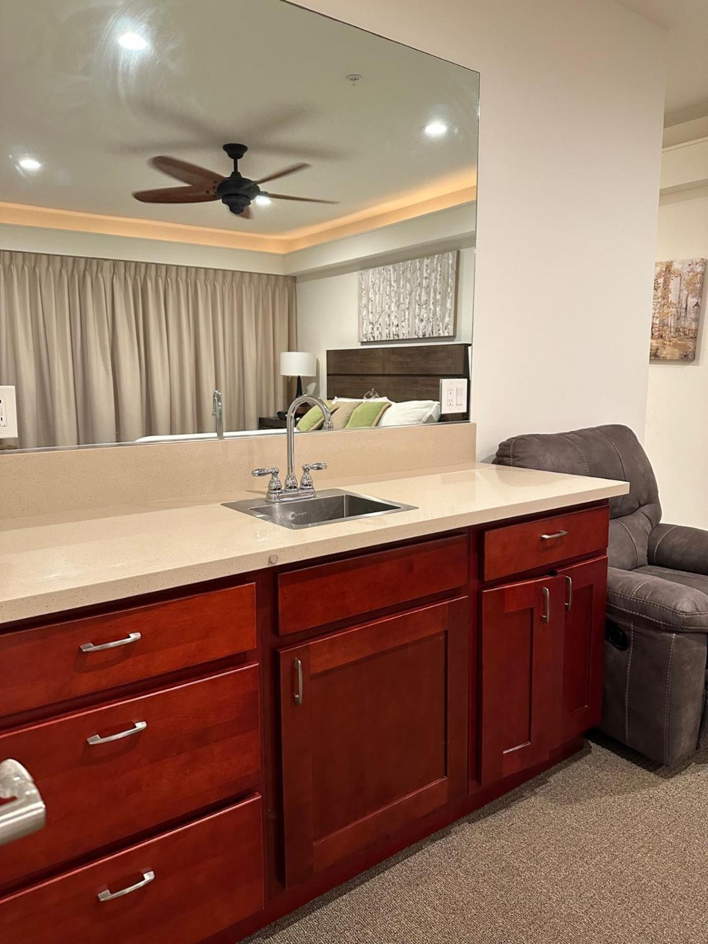 King Suite with Sea View - Photo 14
