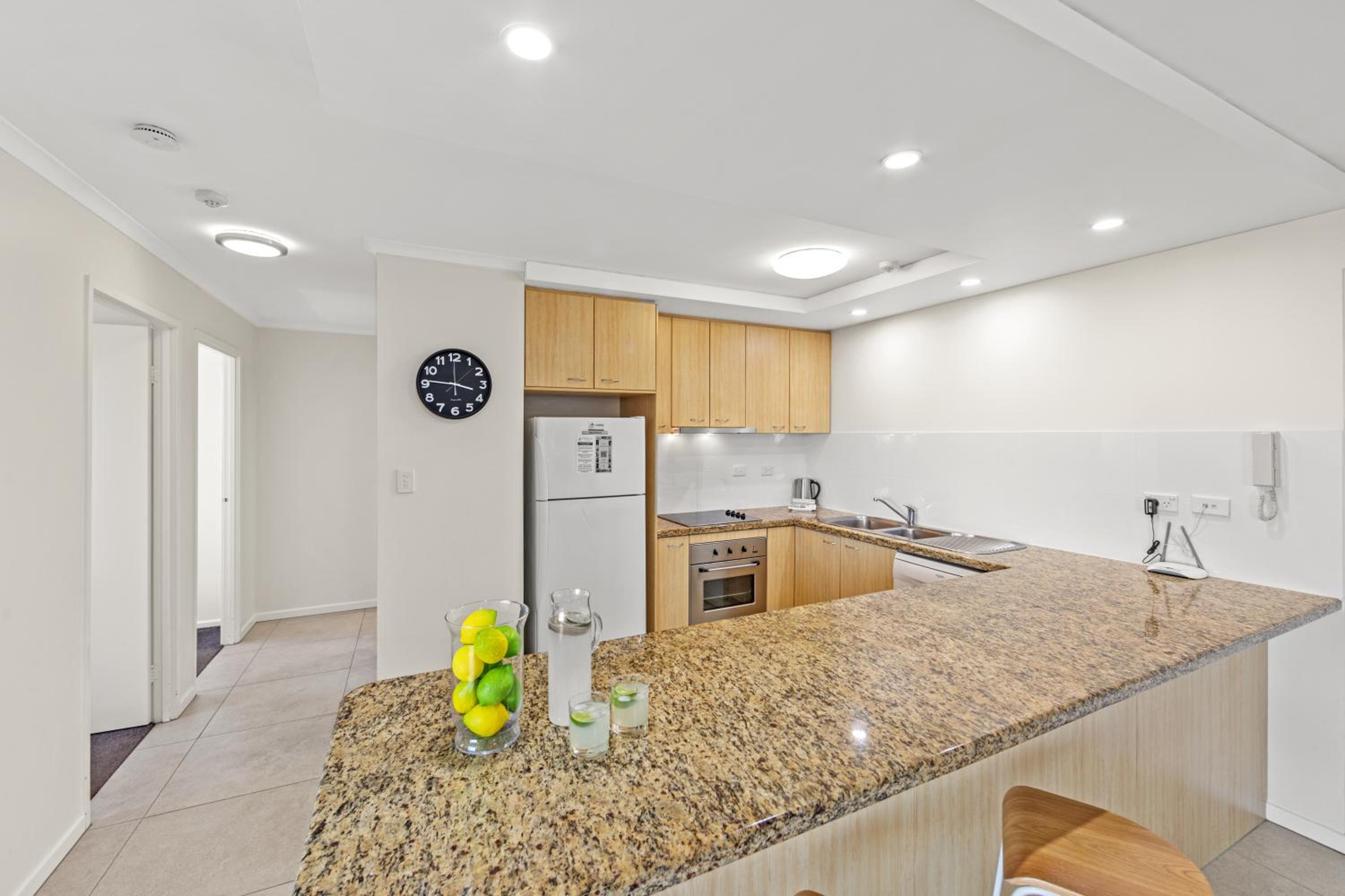 One-Bedroom Apartment with Ocean View photo 2