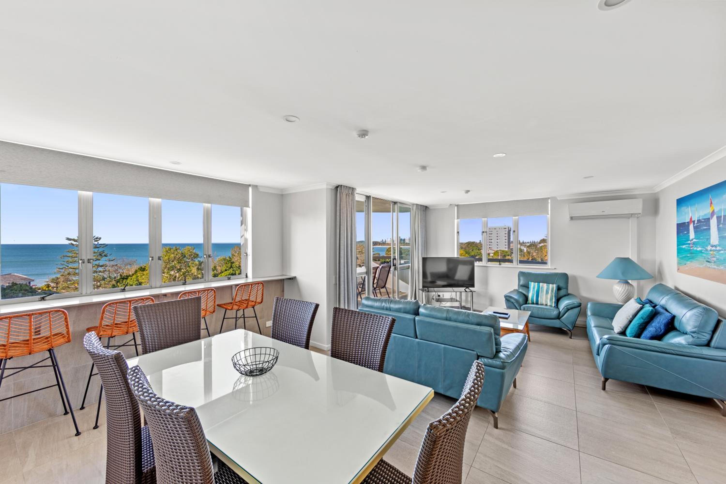 Three-Bedroom Apartment with Ocean View photo 2