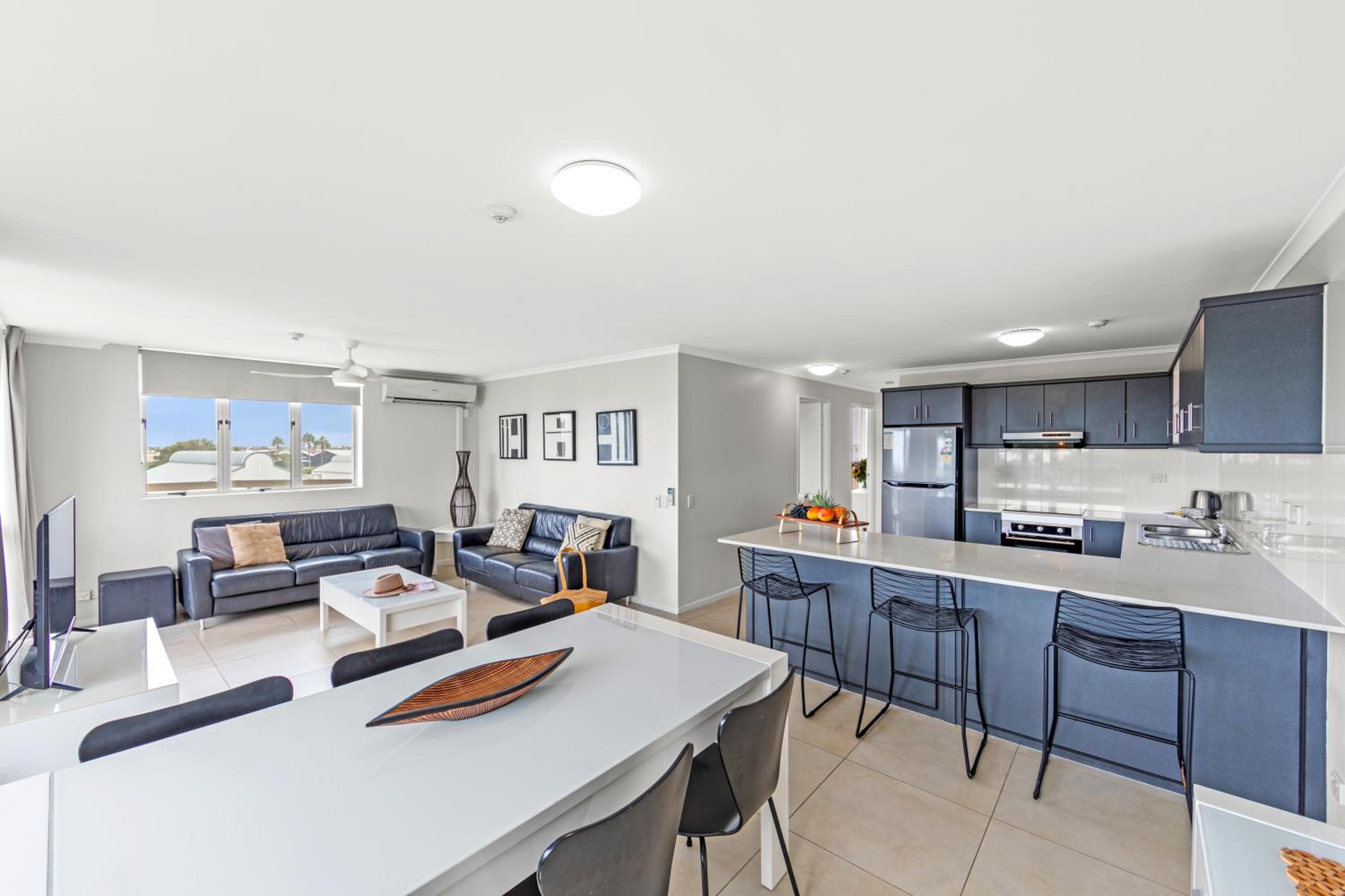 Three-Bedroom Apartment with Garden View photo 3