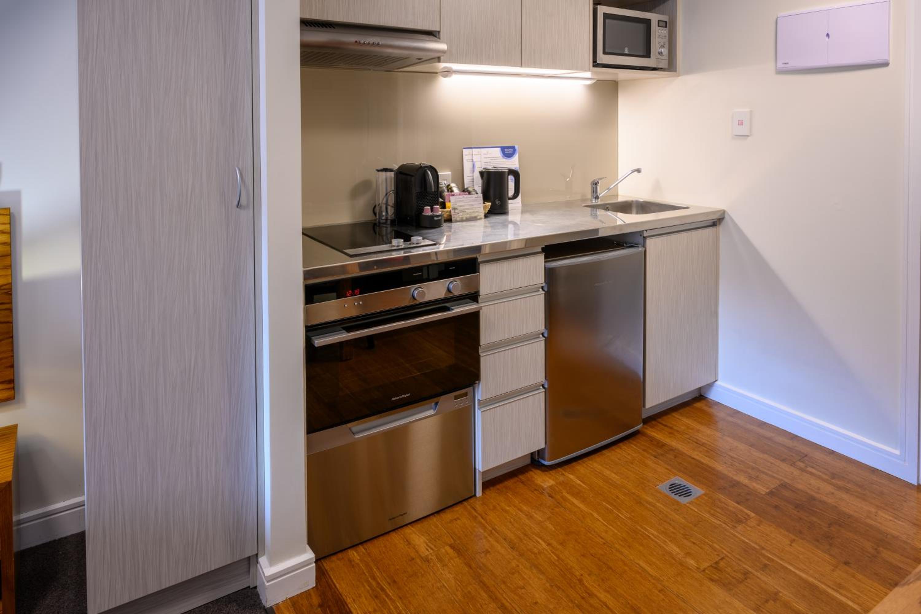 North Executive Studio - Photo 8