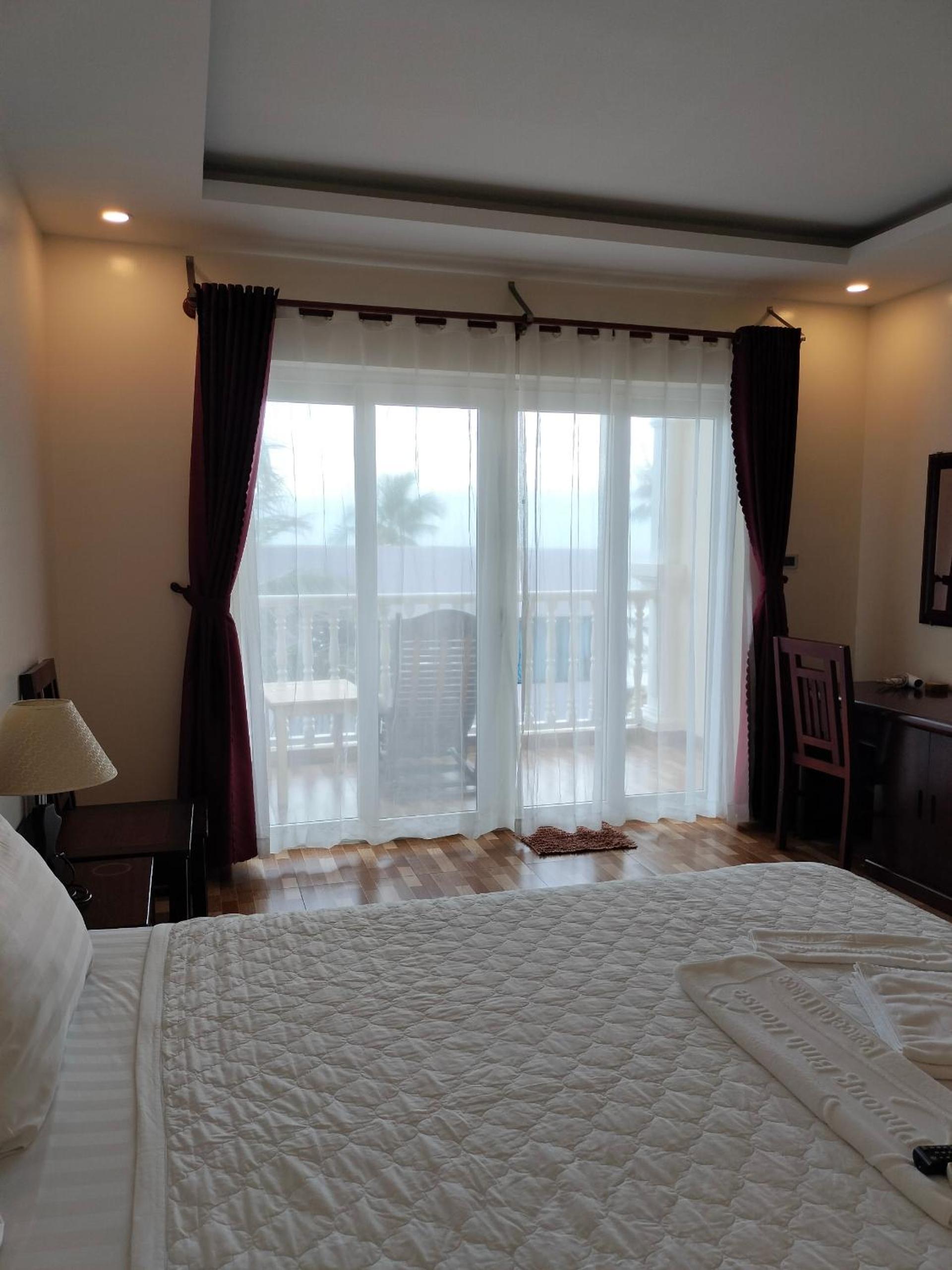 Deluxe Double Room with Balcony photo 3
