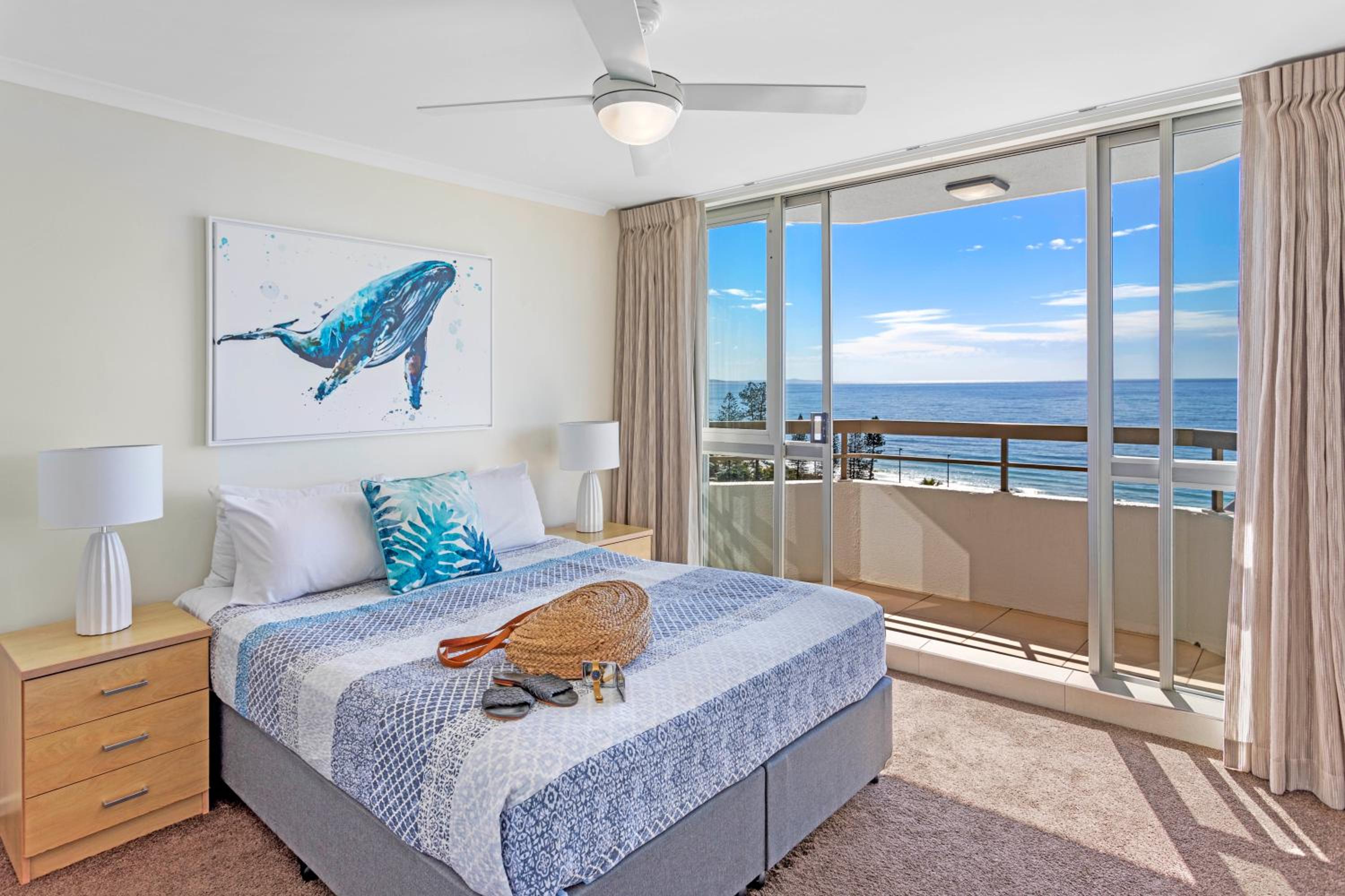 One-Bedroom Apartment with Panoramic View photo 1